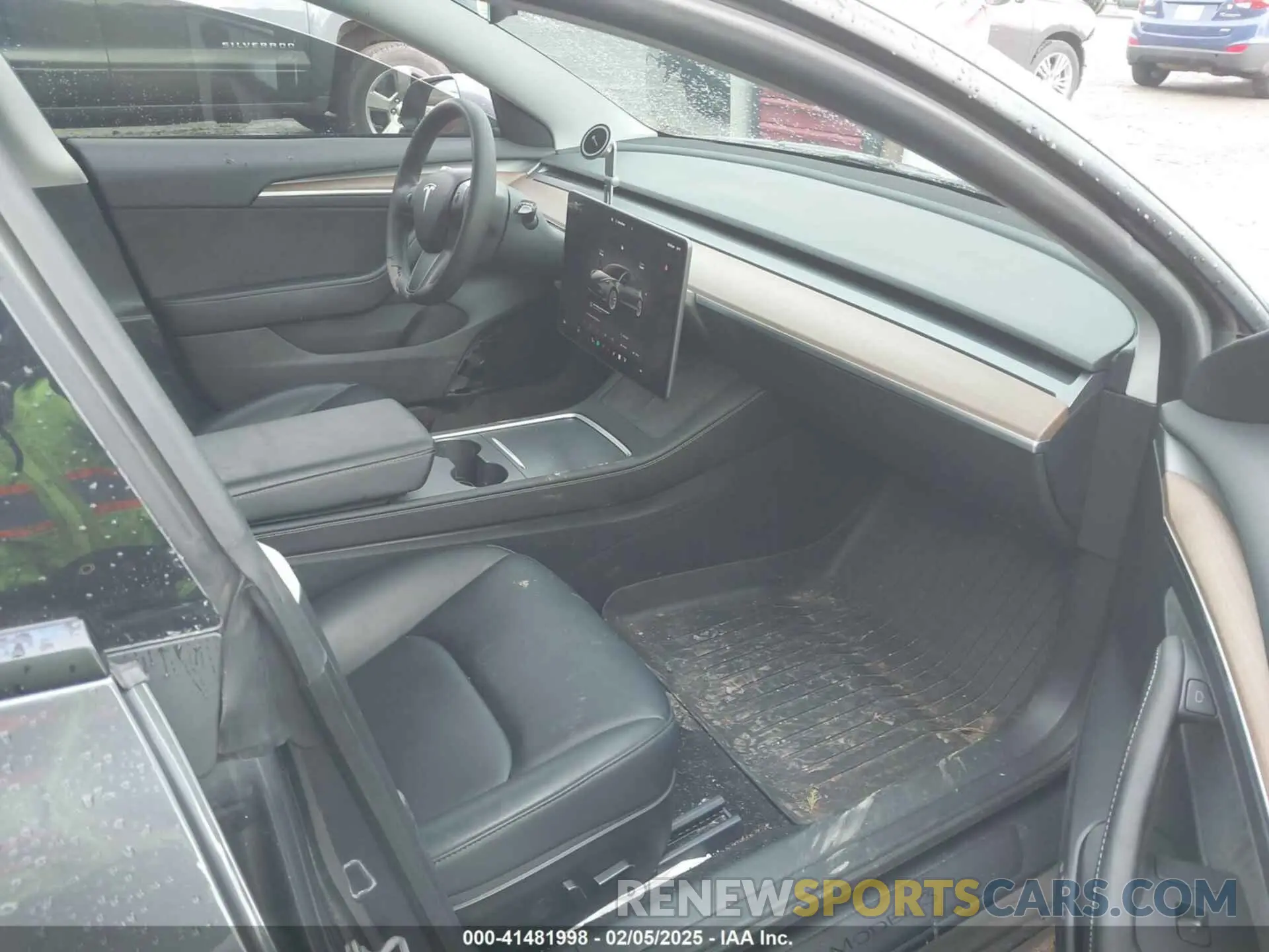 5 Photograph of a damaged car 5YJ3E1EB2PF637191 TESLA MODEL 3 2023