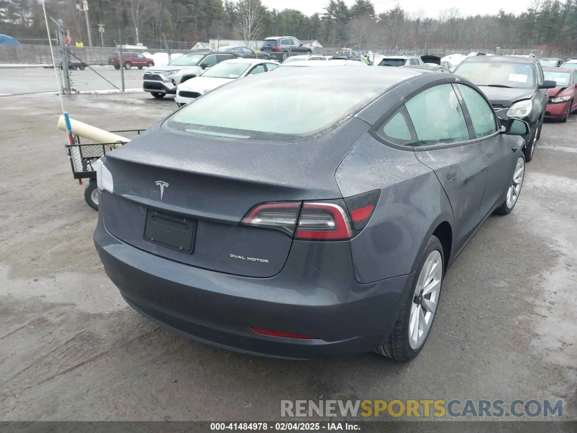 4 Photograph of a damaged car 5YJ3E1EB3PF389517 TESLA MODEL 3 2023