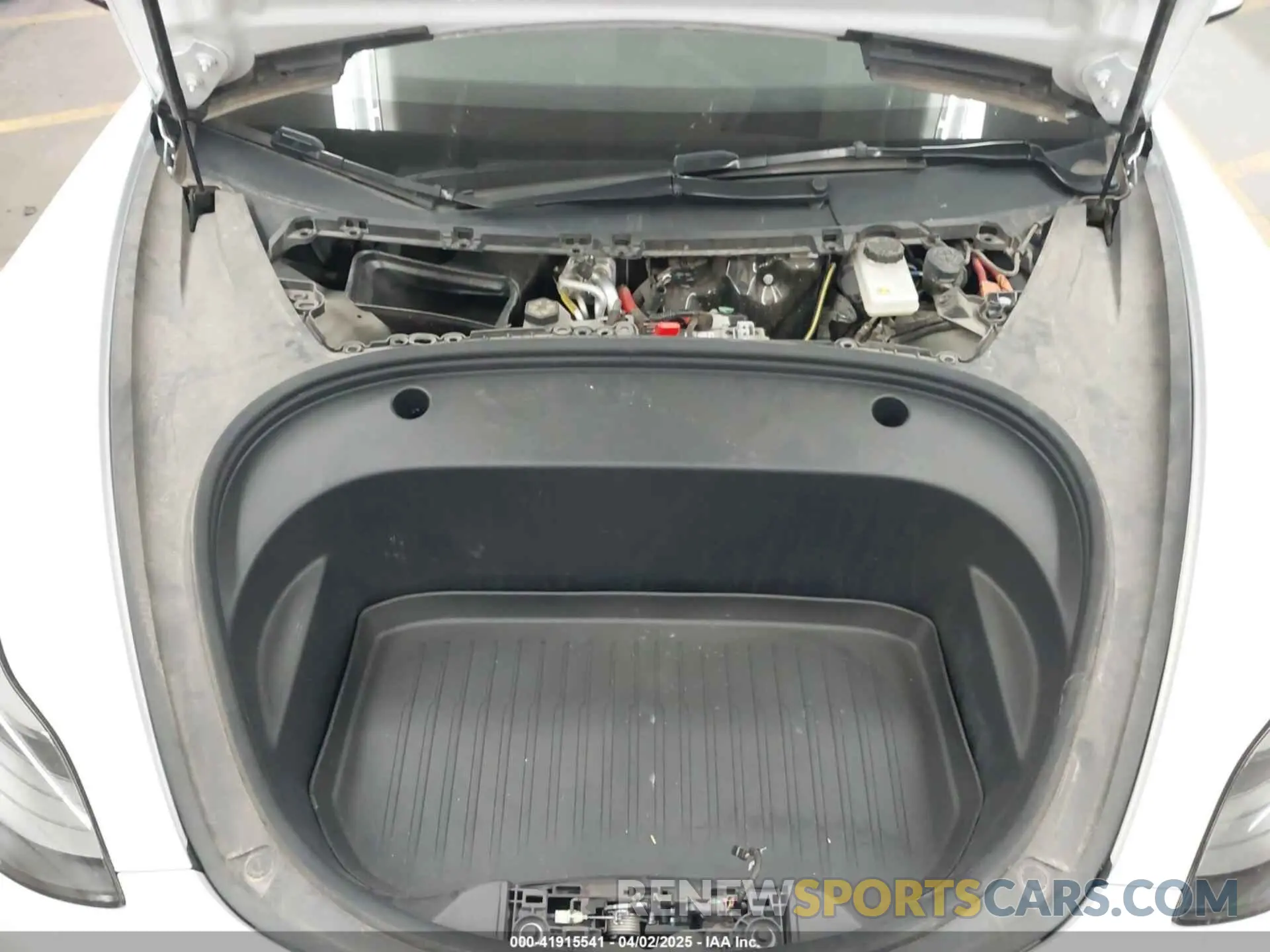 10 Photograph of a damaged car 5YJ3E1EB3PF603955 TESLA MODEL 3 2023
