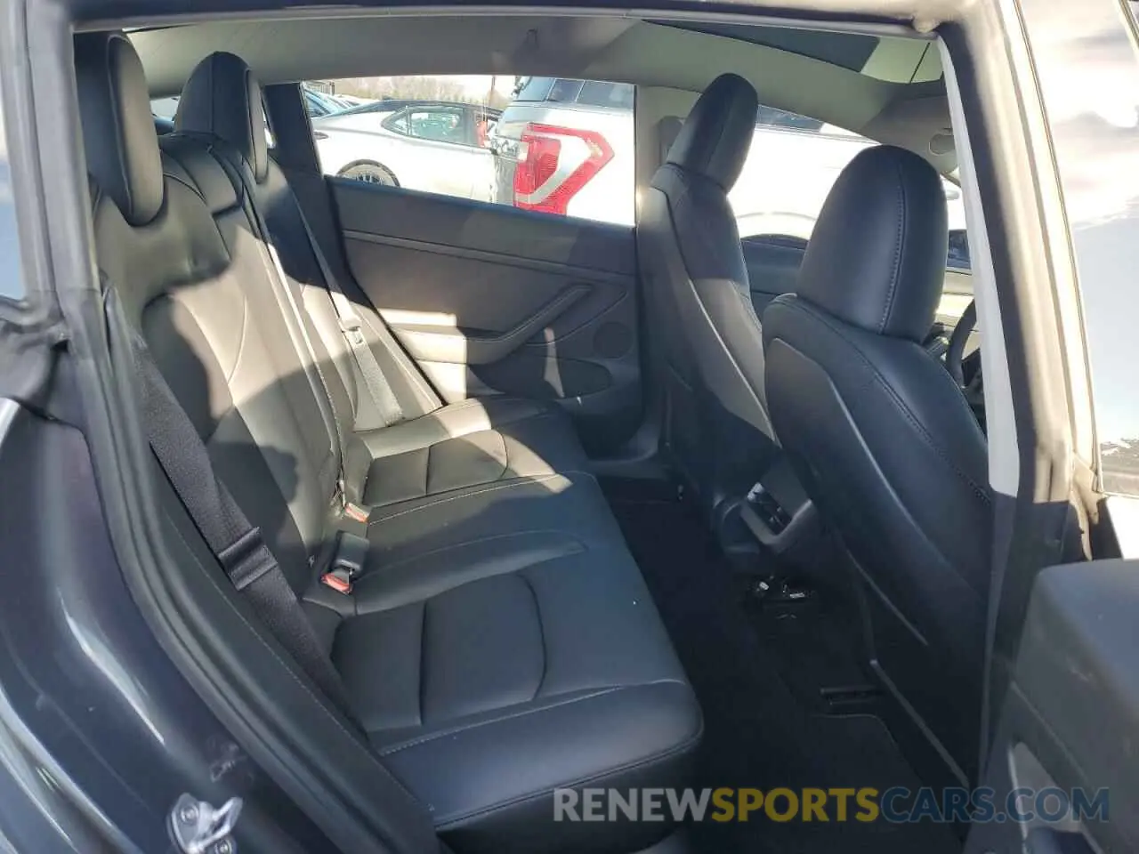 10 Photograph of a damaged car 5YJ3E1EB3PF661886 TESLA MODEL 3 2023