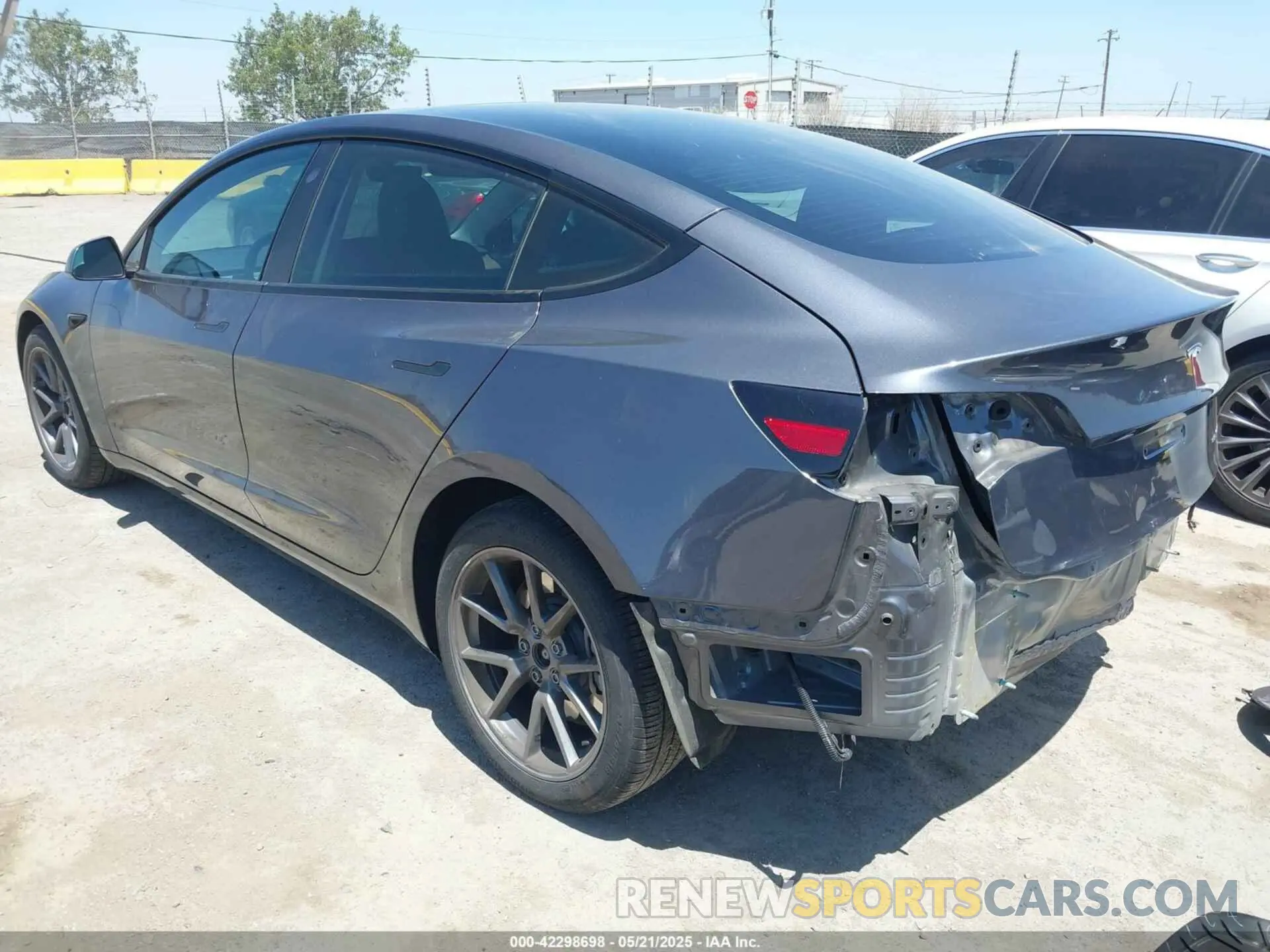 3 Photograph of a damaged car 5YJ3E1EB3PF698548 TESLA MODEL 3 2023