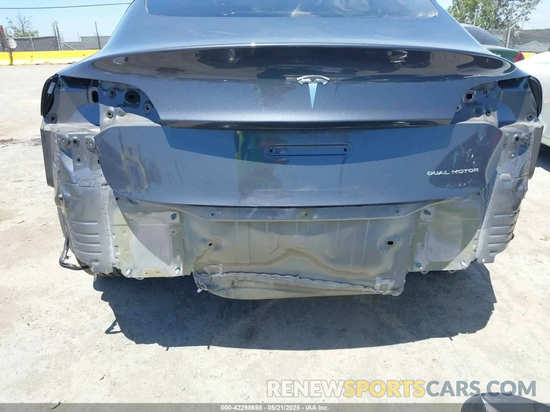 6 Photograph of a damaged car 5YJ3E1EB3PF698548 TESLA MODEL 3 2023
