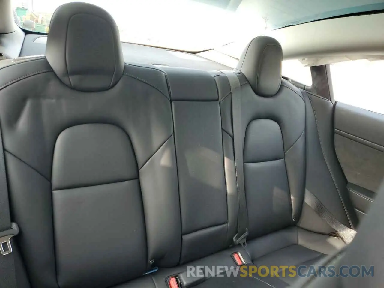 10 Photograph of a damaged car 5YJ3E1EB4PF390885 TESLA MODEL 3 2023