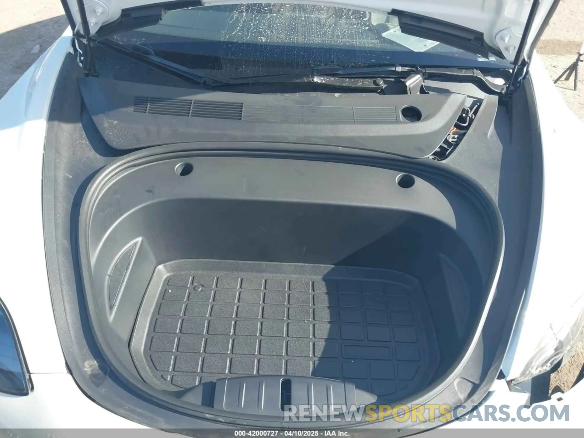 10 Photograph of a damaged car 5YJ3E1EB4PF632512 TESLA MODEL 3 2023