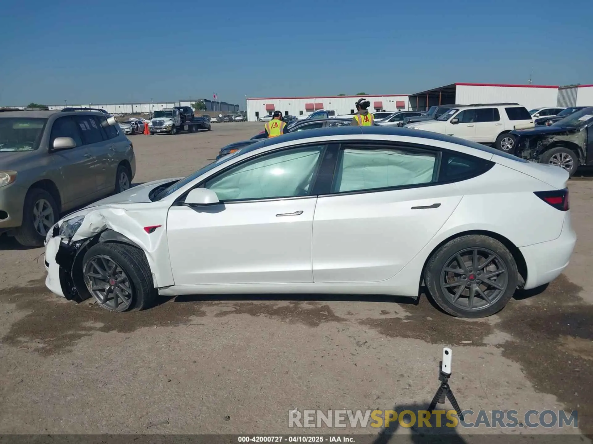 13 Photograph of a damaged car 5YJ3E1EB4PF632512 TESLA MODEL 3 2023