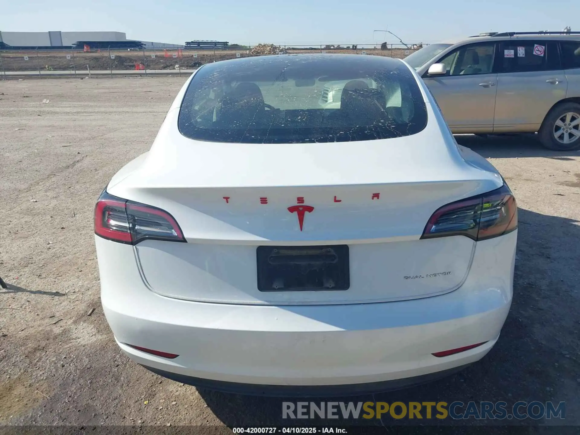 15 Photograph of a damaged car 5YJ3E1EB4PF632512 TESLA MODEL 3 2023