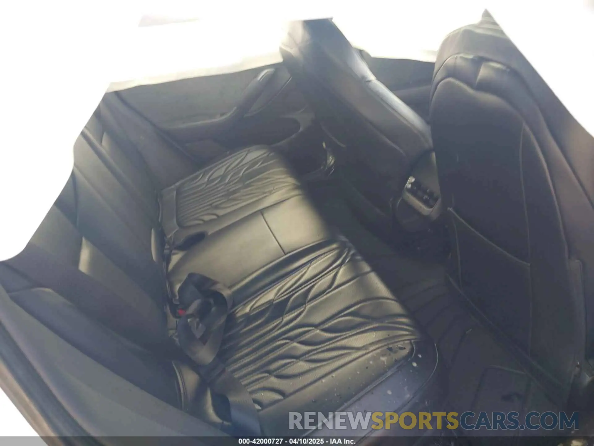 8 Photograph of a damaged car 5YJ3E1EB4PF632512 TESLA MODEL 3 2023