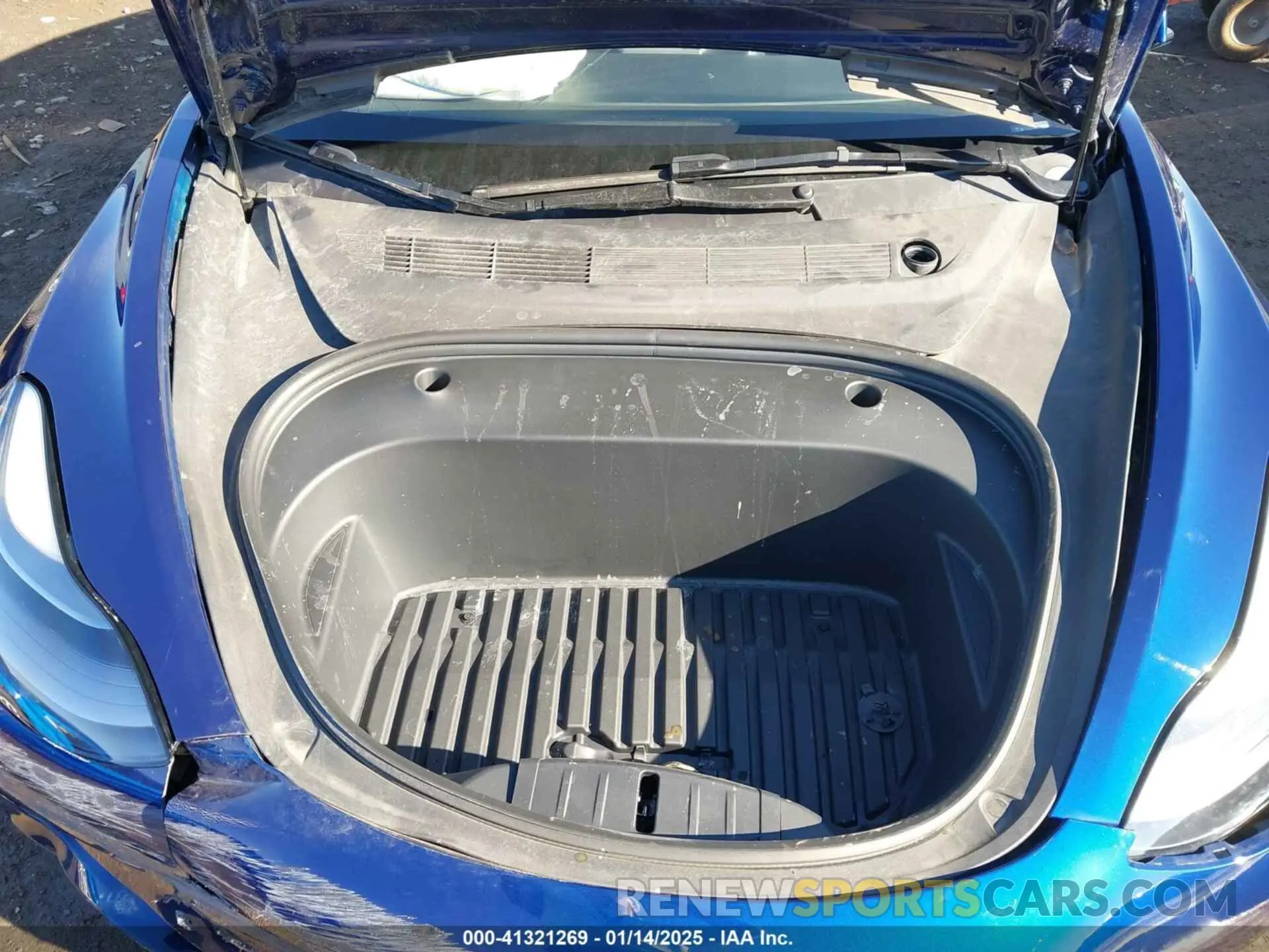 10 Photograph of a damaged car 5YJ3E1EB5PF623706 TESLA MODEL 3 2023