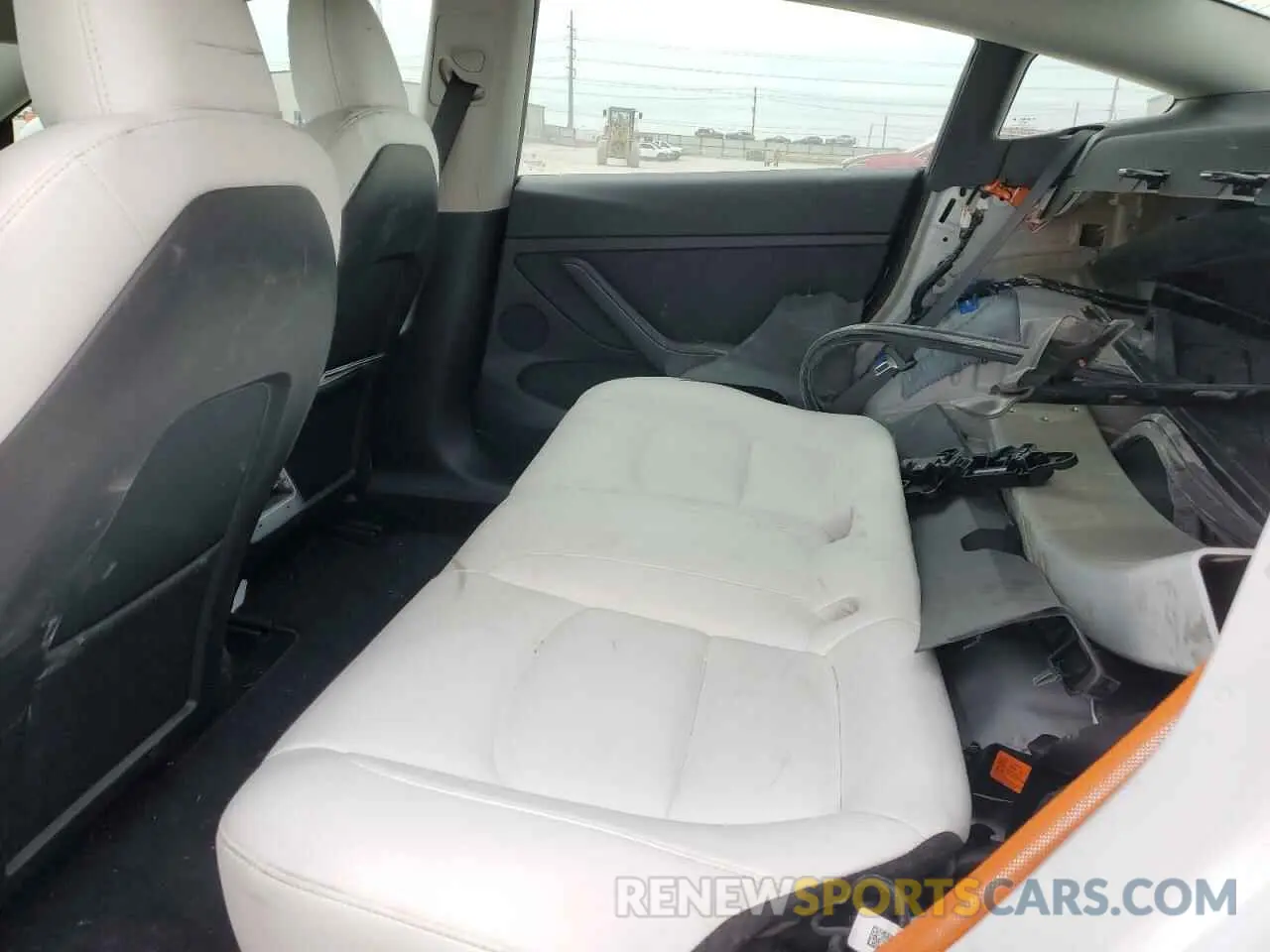 10 Photograph of a damaged car 5YJ3E1EB5PF633684 TESLA MODEL 3 2023