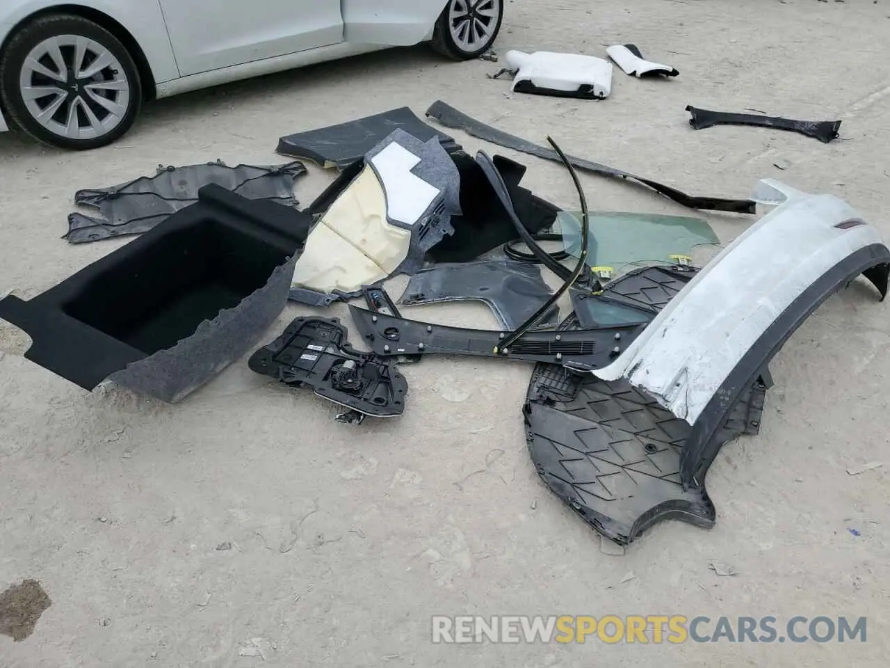 12 Photograph of a damaged car 5YJ3E1EB5PF633684 TESLA MODEL 3 2023