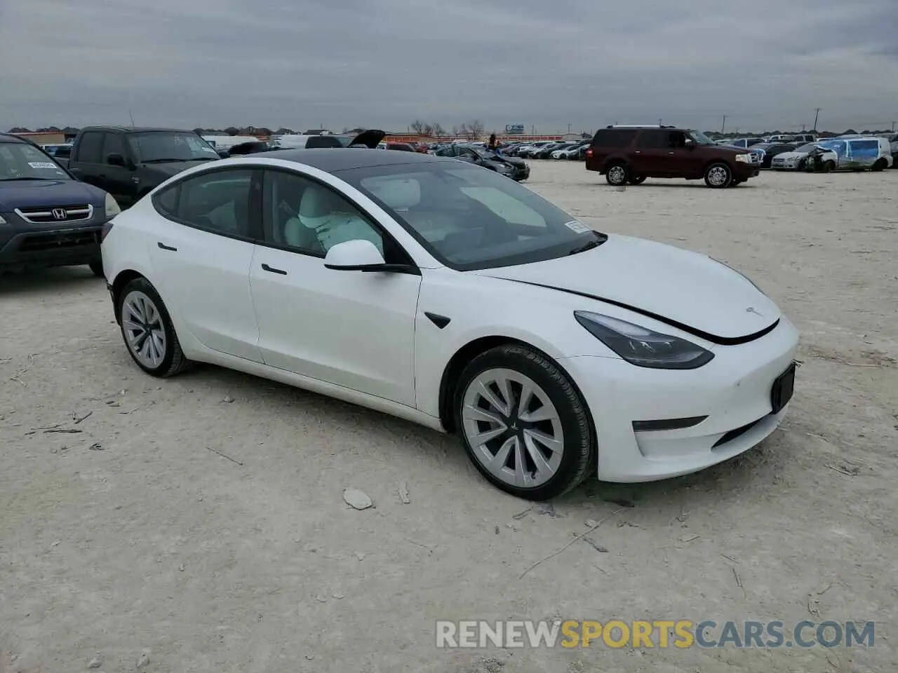 4 Photograph of a damaged car 5YJ3E1EB5PF633684 TESLA MODEL 3 2023
