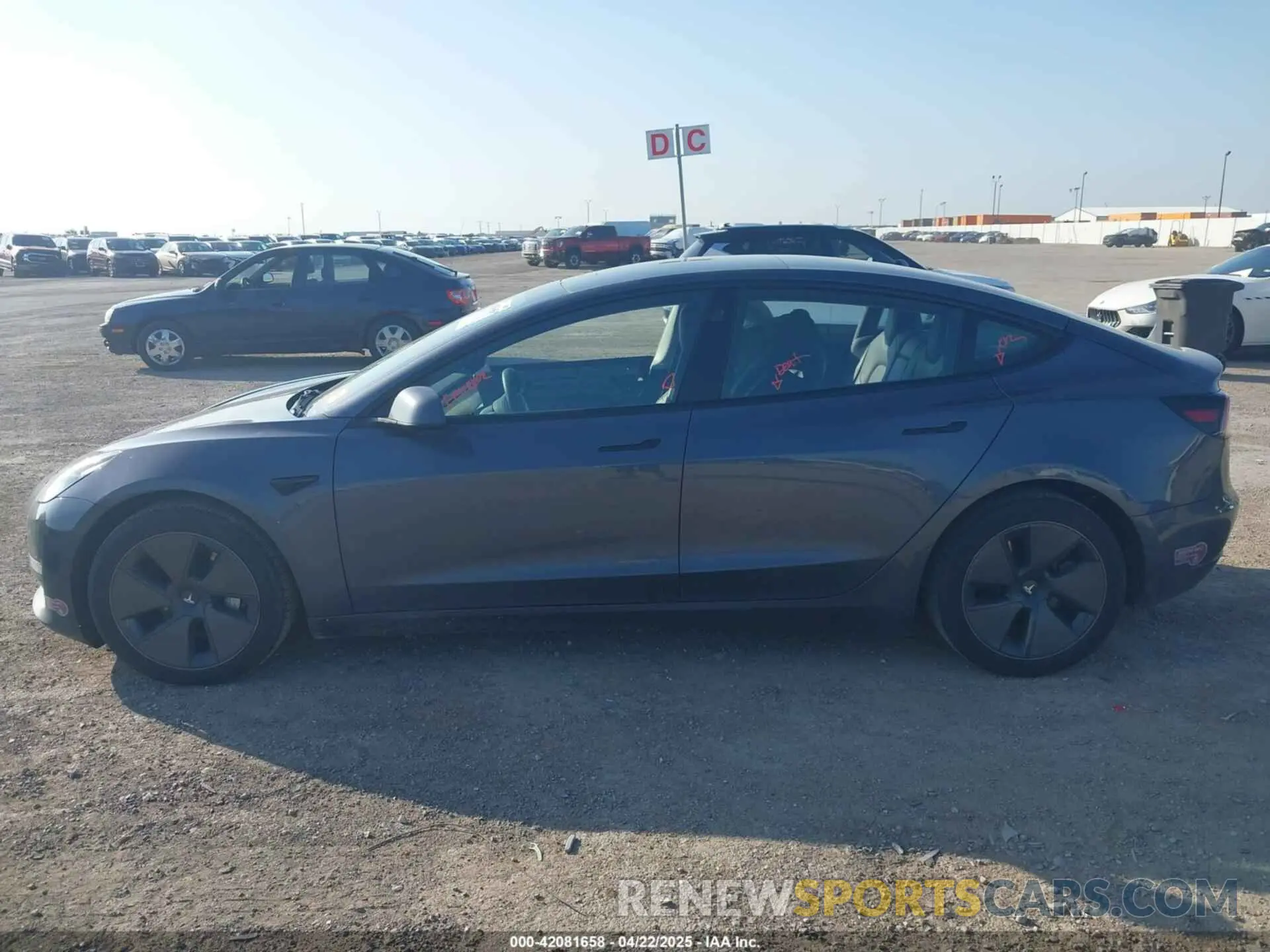 14 Фотография поврежденного автомобиля 5YJ3E1EB5PF668953 TESLA MODEL 3 2023