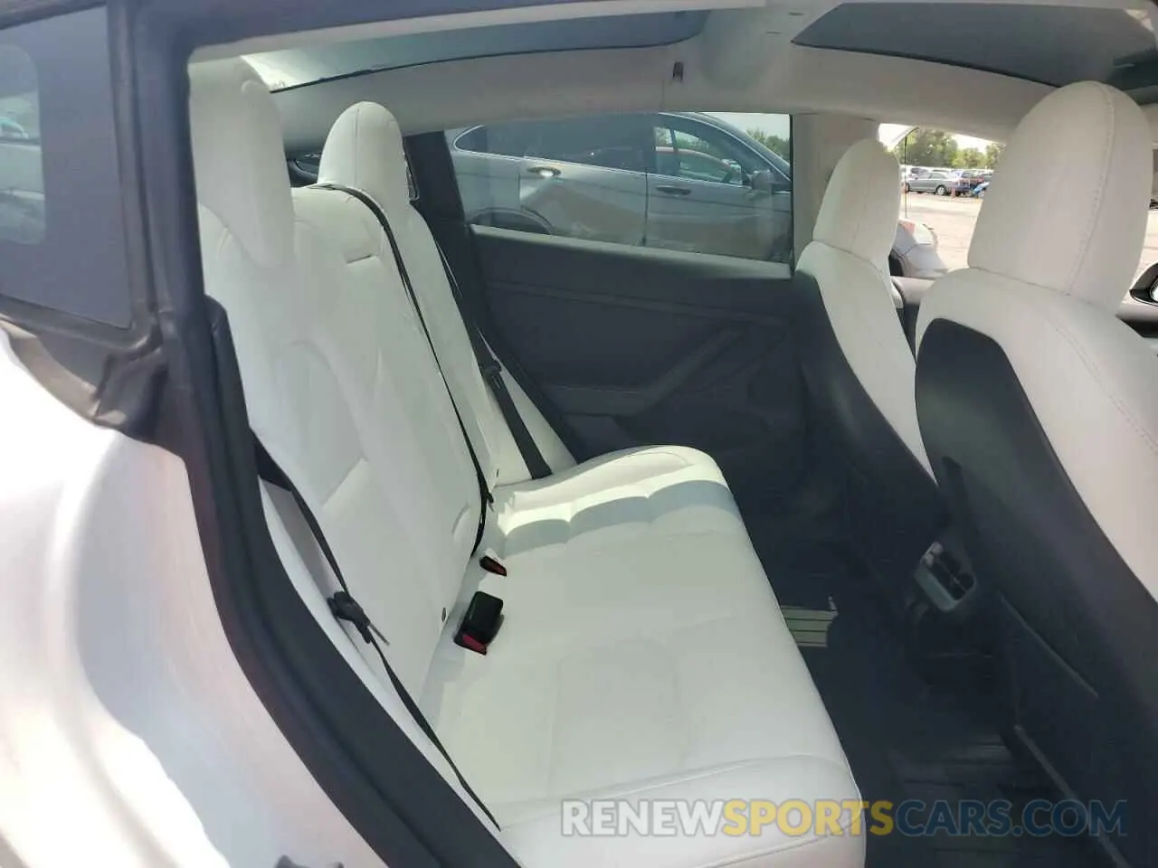 10 Photograph of a damaged car 5YJ3E1EB6PF472343 TESLA MODEL 3 2023