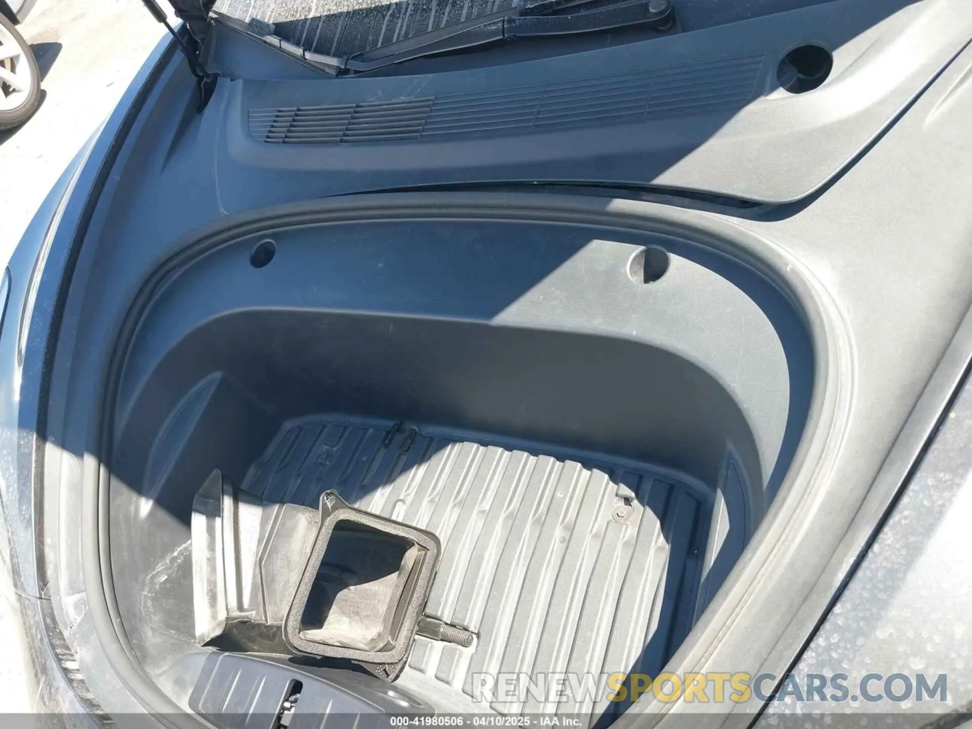 10 Photograph of a damaged car 5YJ3E1EB6PF682747 TESLA MODEL 3 2023
