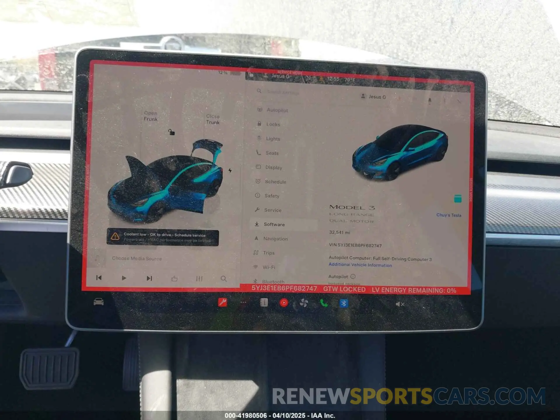 18 Photograph of a damaged car 5YJ3E1EB6PF682747 TESLA MODEL 3 2023