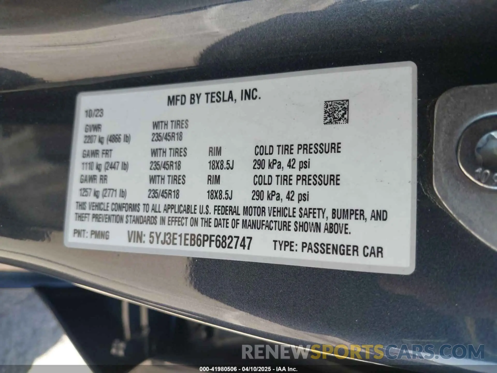 9 Photograph of a damaged car 5YJ3E1EB6PF682747 TESLA MODEL 3 2023