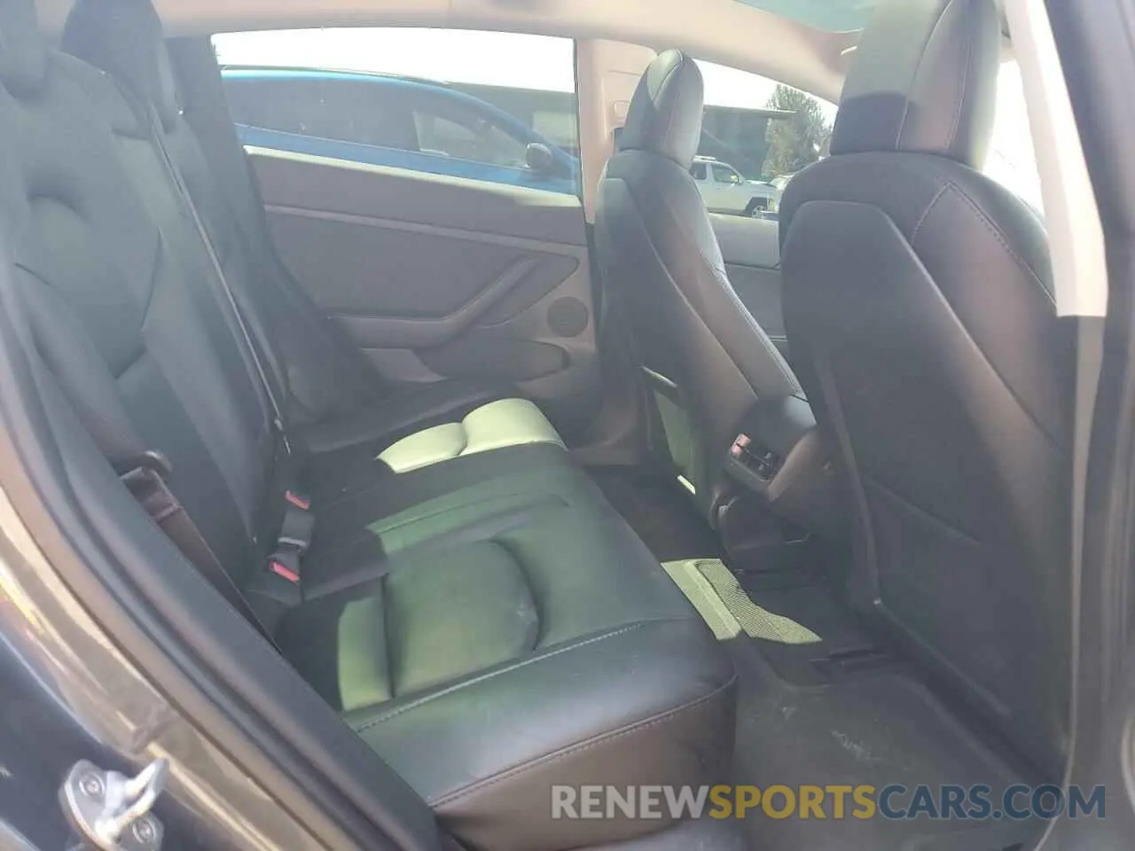 10 Photograph of a damaged car 5YJ3E1EB7PF479298 TESLA MODEL 3 2023