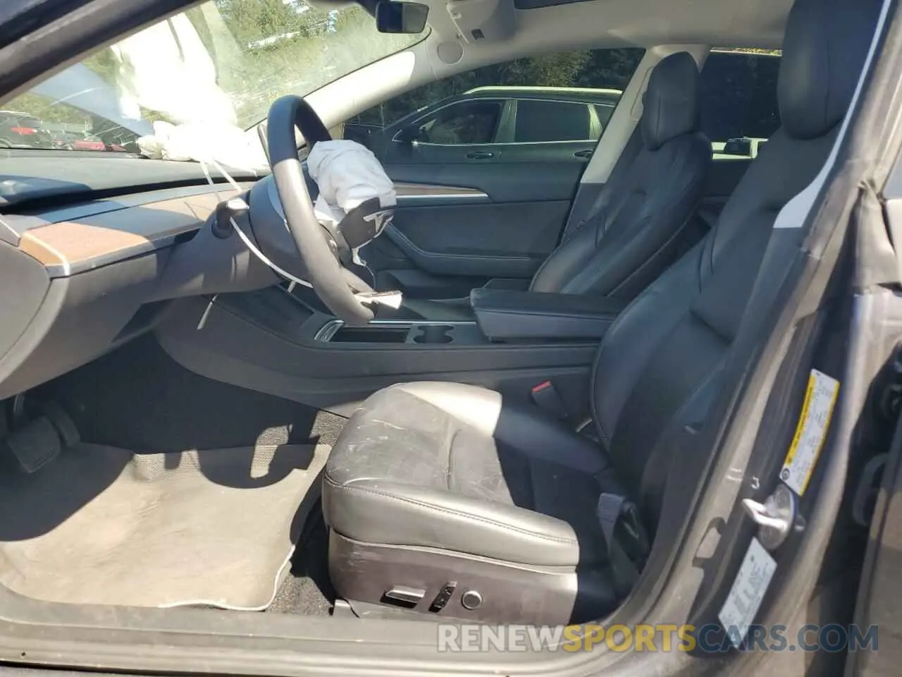 7 Photograph of a damaged car 5YJ3E1EB7PF479298 TESLA MODEL 3 2023