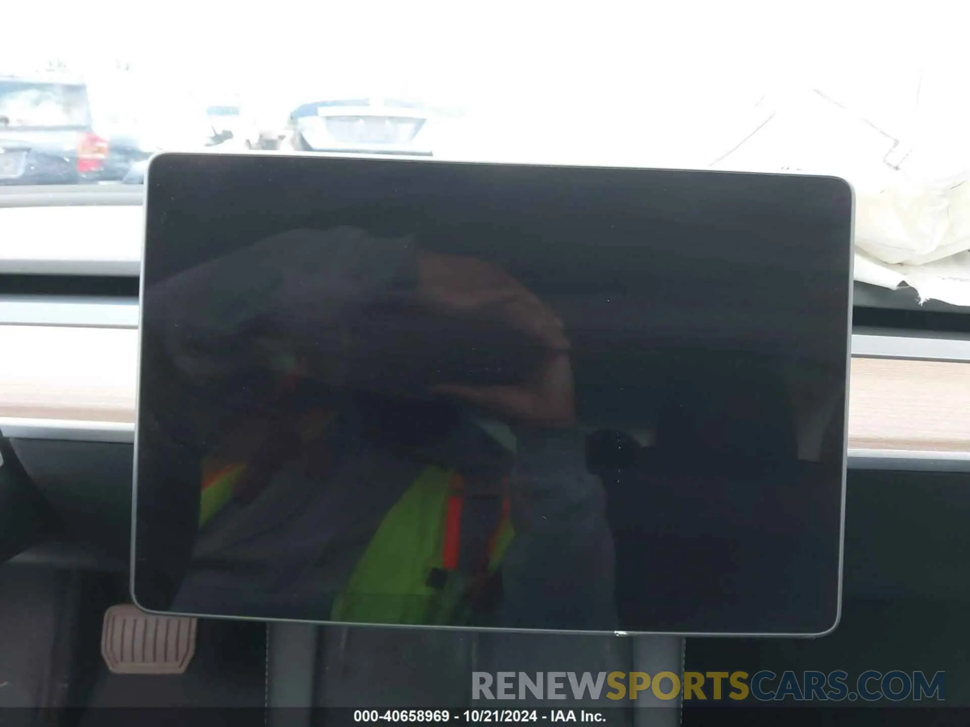 17 Photograph of a damaged car 5YJ3E1EB7PF603408 TESLA MODEL 3 2023