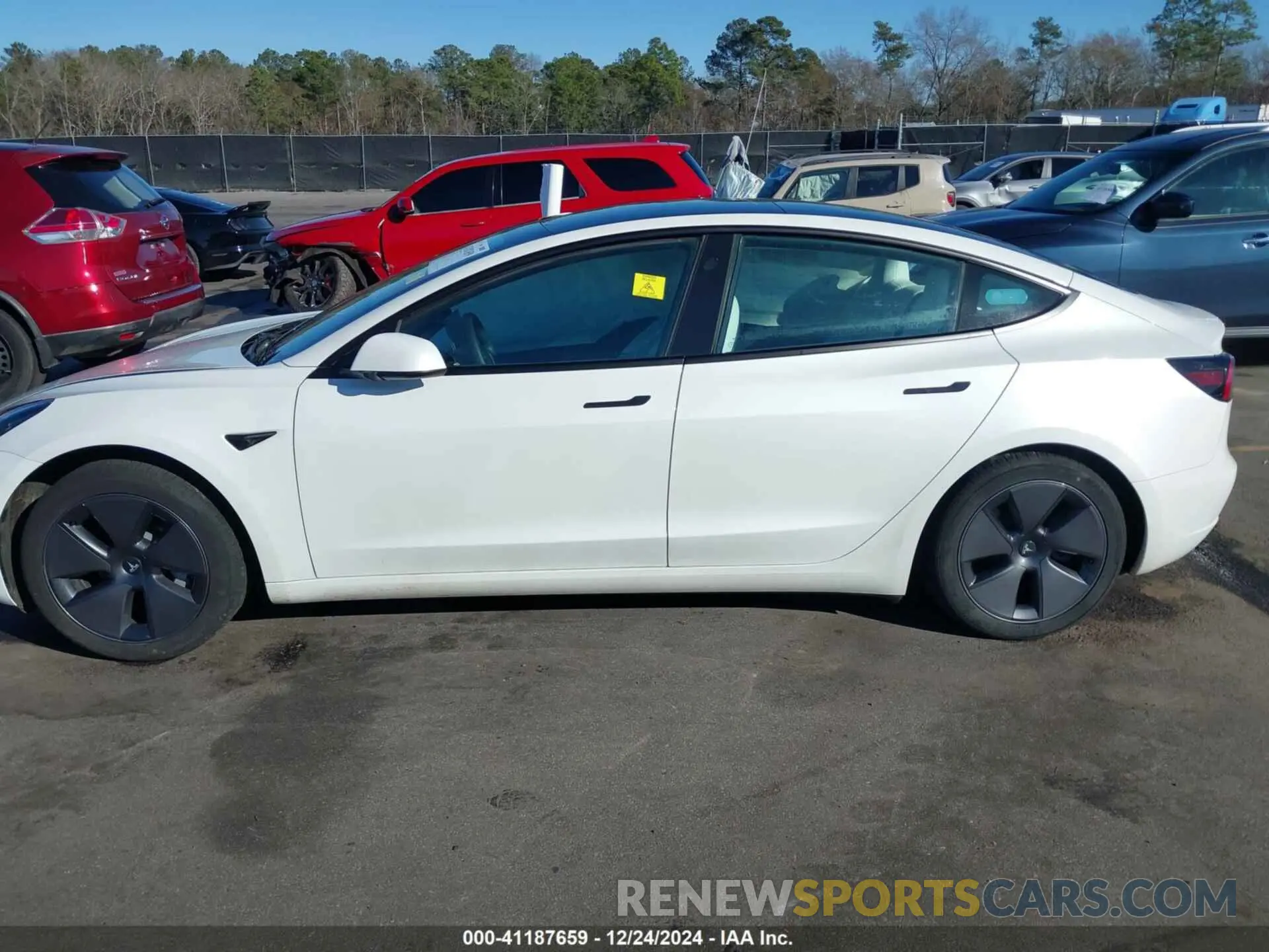 14 Фотография поврежденного автомобиля 5YJ3E1EB7PF634982 TESLA MODEL 3 2023