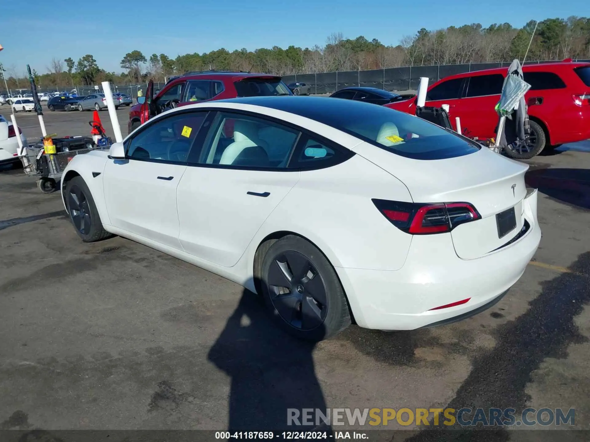 3 Фотография поврежденного автомобиля 5YJ3E1EB7PF634982 TESLA MODEL 3 2023