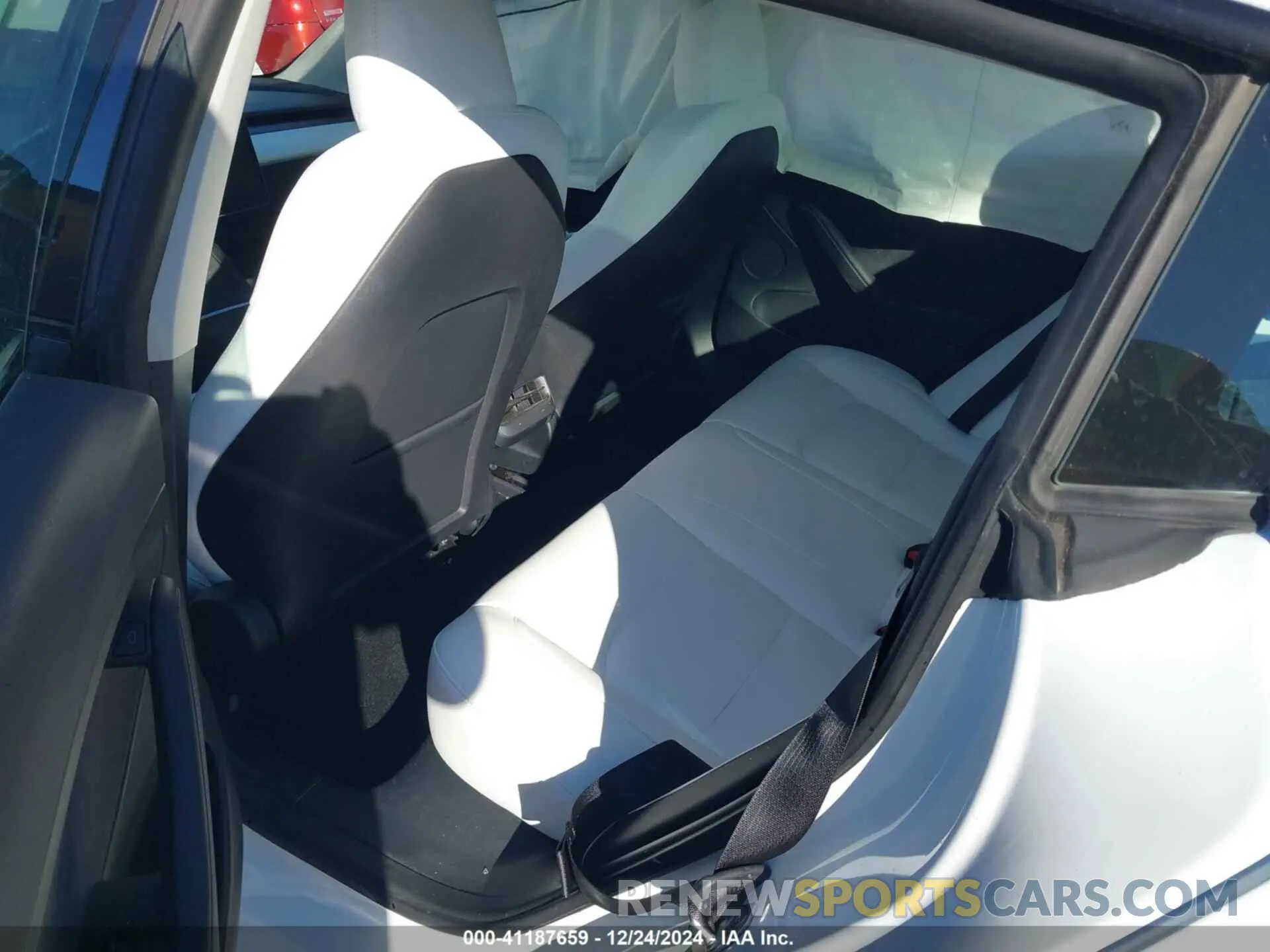 8 Фотография поврежденного автомобиля 5YJ3E1EB7PF634982 TESLA MODEL 3 2023