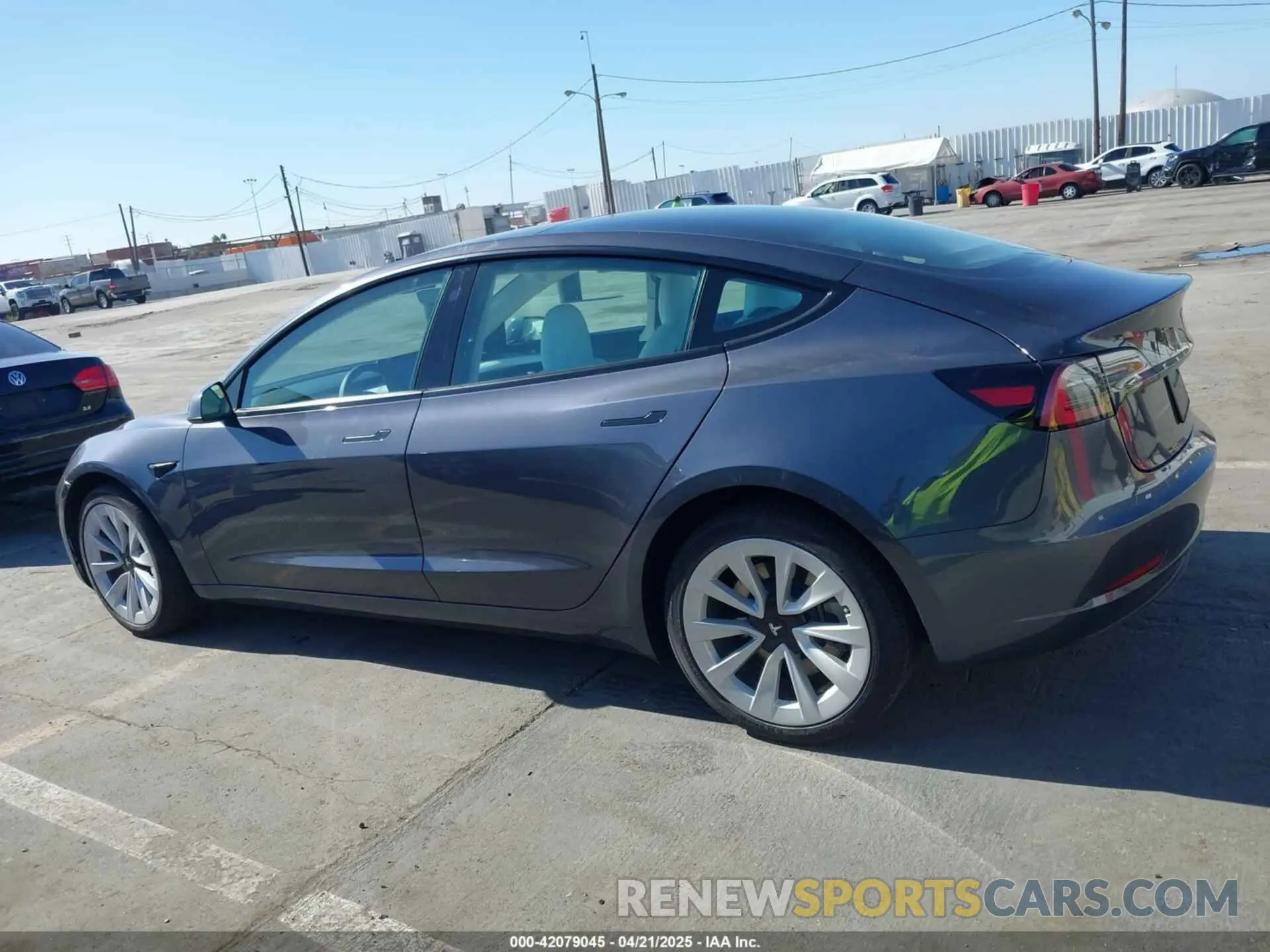 14 Фотография поврежденного автомобиля 5YJ3E1EB7PF704061 TESLA MODEL 3 2023