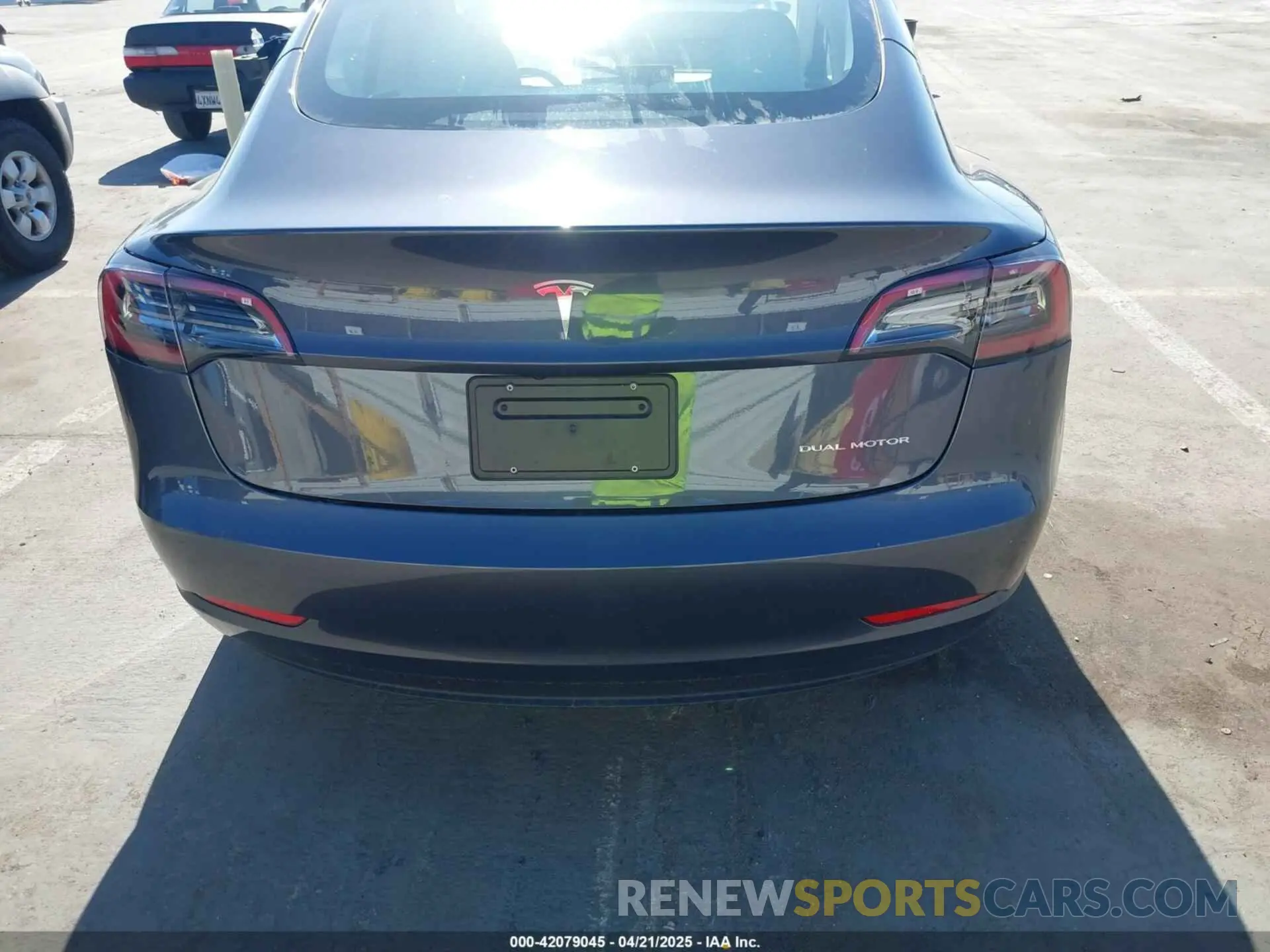 16 Фотография поврежденного автомобиля 5YJ3E1EB7PF704061 TESLA MODEL 3 2023