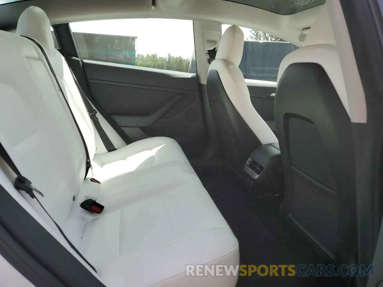 10 Photograph of a damaged car 5YJ3E1EB8PF386449 TESLA MODEL 3 2023