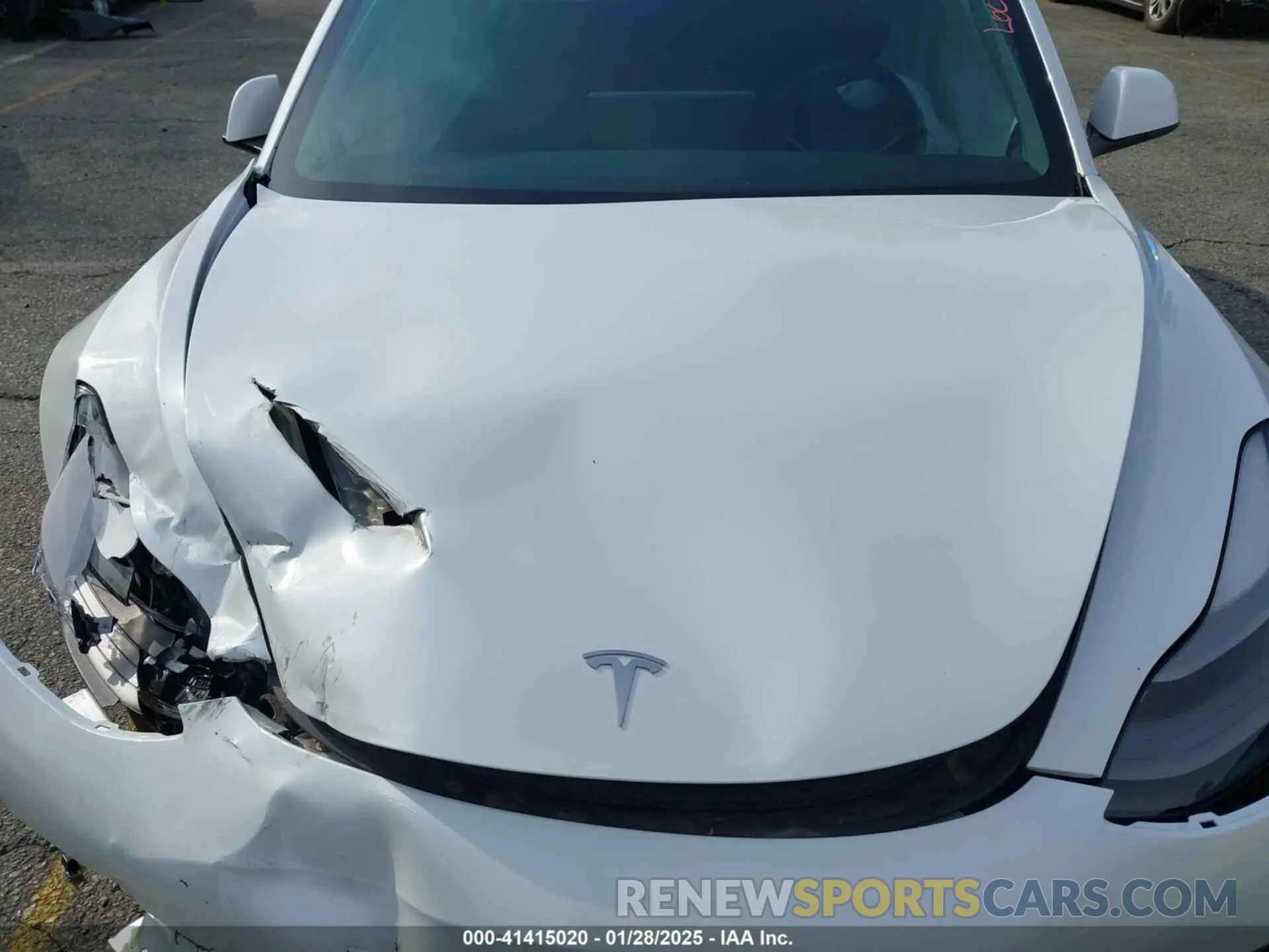 10 Photograph of a damaged car 5YJ3E1EB8PF392249 TESLA MODEL 3 2023