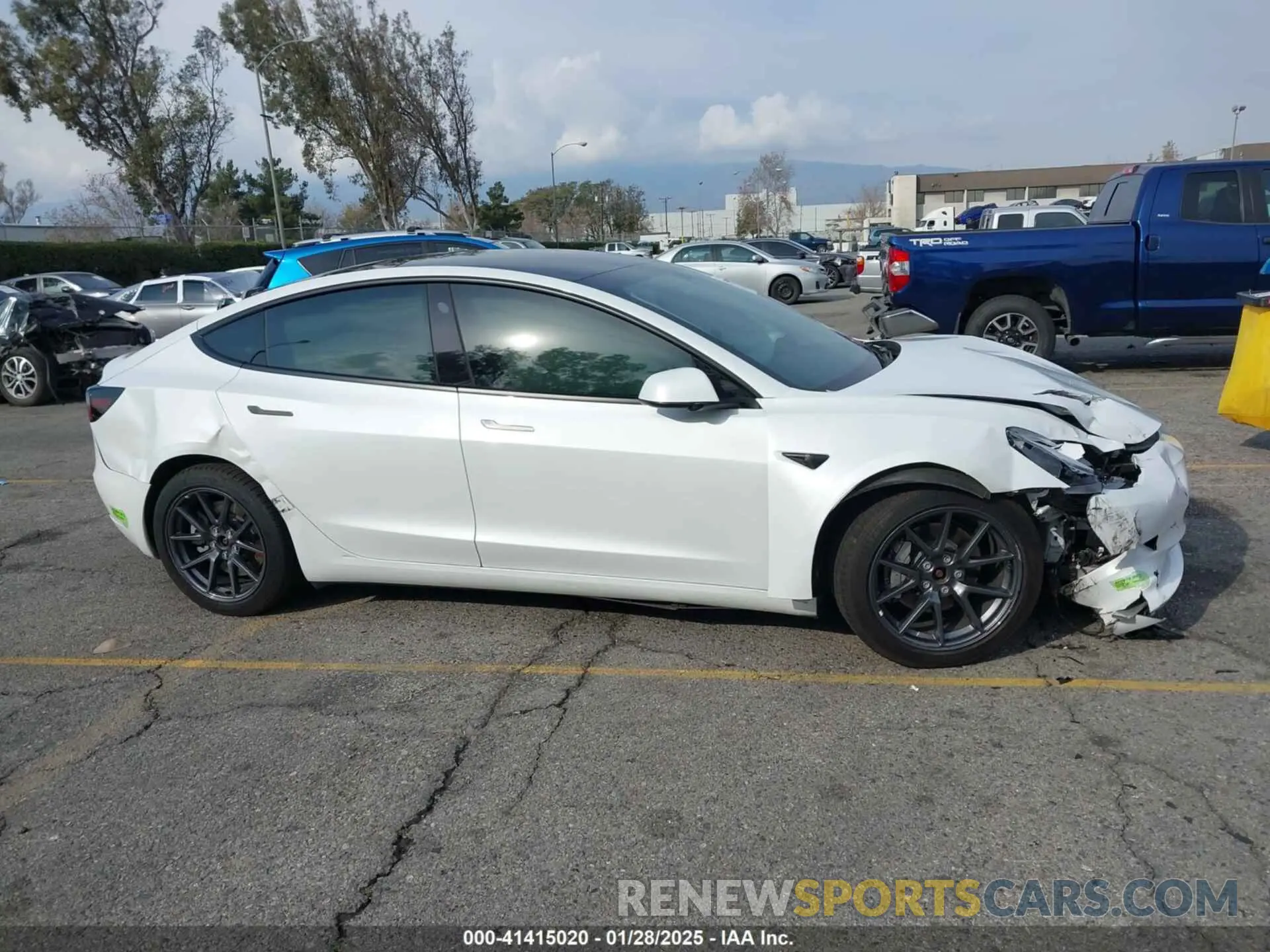 12 Photograph of a damaged car 5YJ3E1EB8PF392249 TESLA MODEL 3 2023