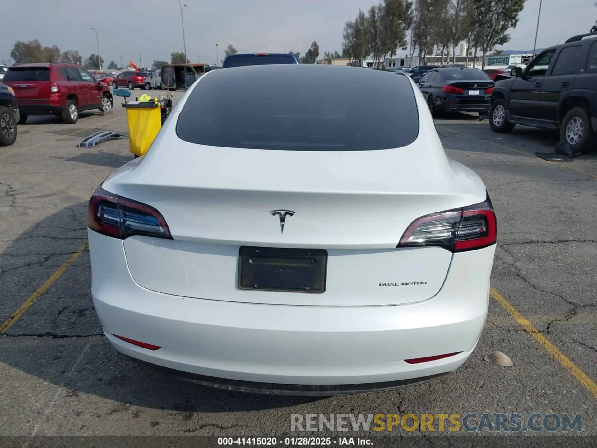 15 Photograph of a damaged car 5YJ3E1EB8PF392249 TESLA MODEL 3 2023