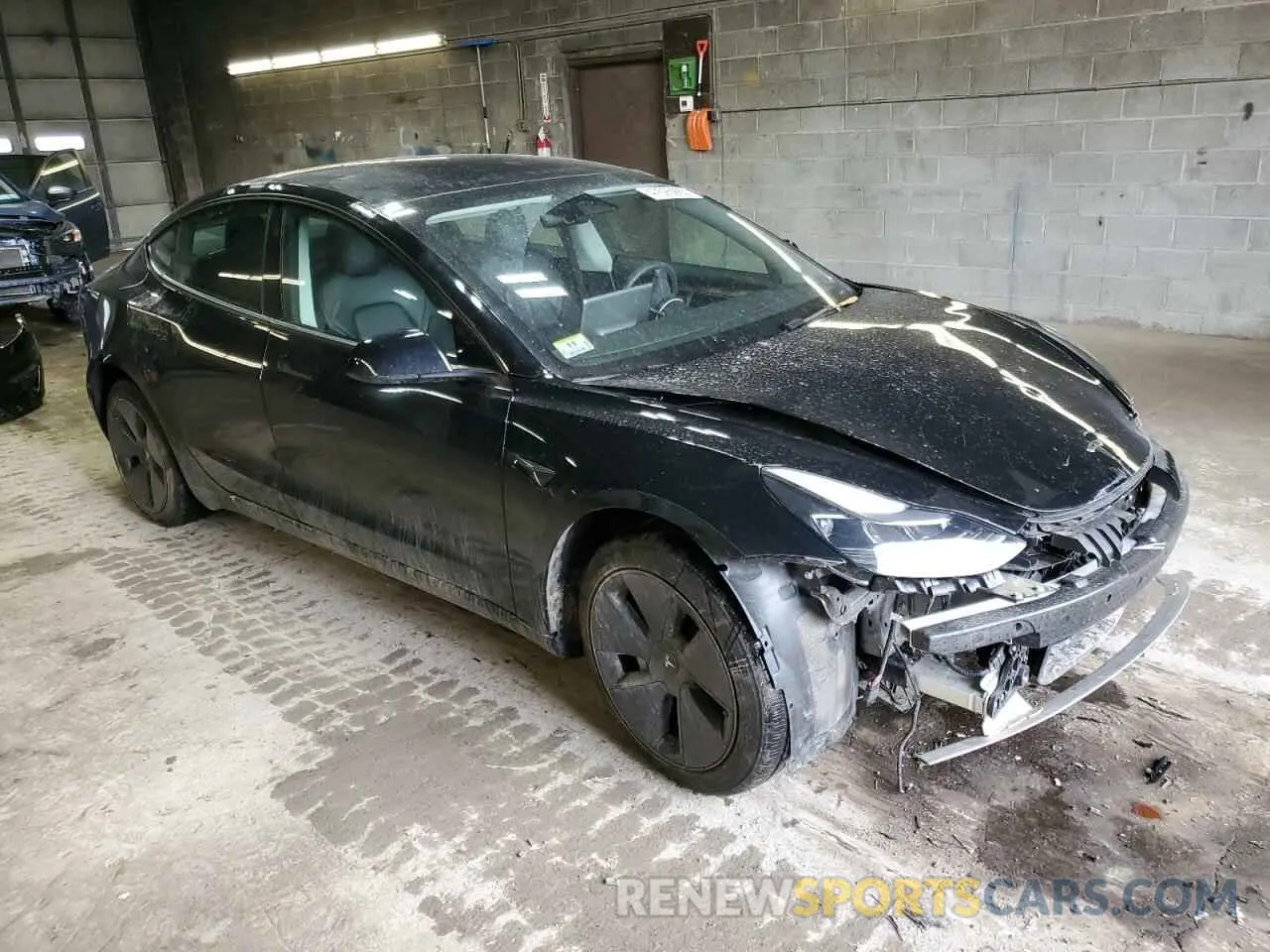 4 Фотография поврежденного автомобиля 5YJ3E1EB8PF392705 TESLA MODEL 3 2023
