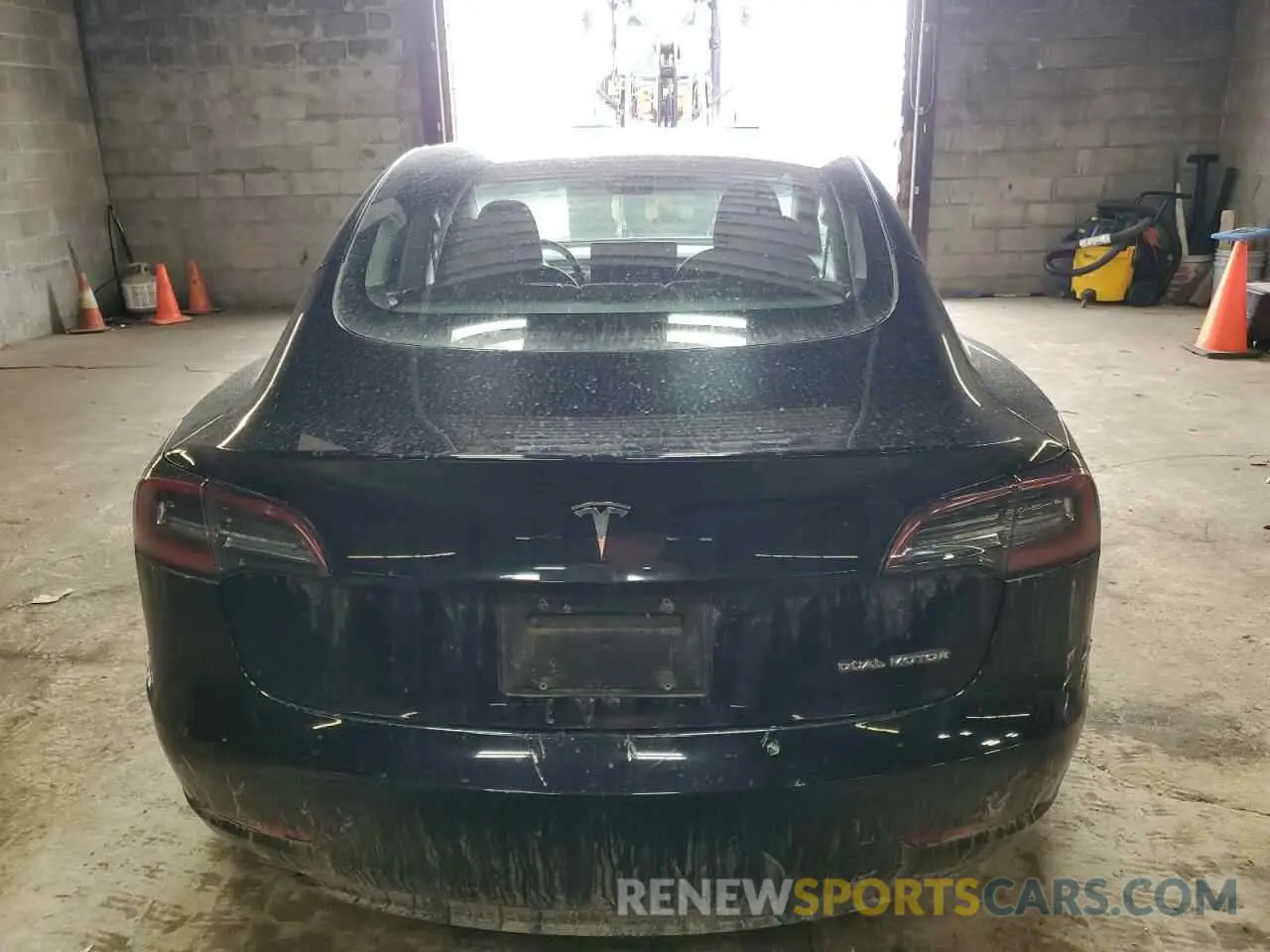 6 Фотография поврежденного автомобиля 5YJ3E1EB8PF392705 TESLA MODEL 3 2023