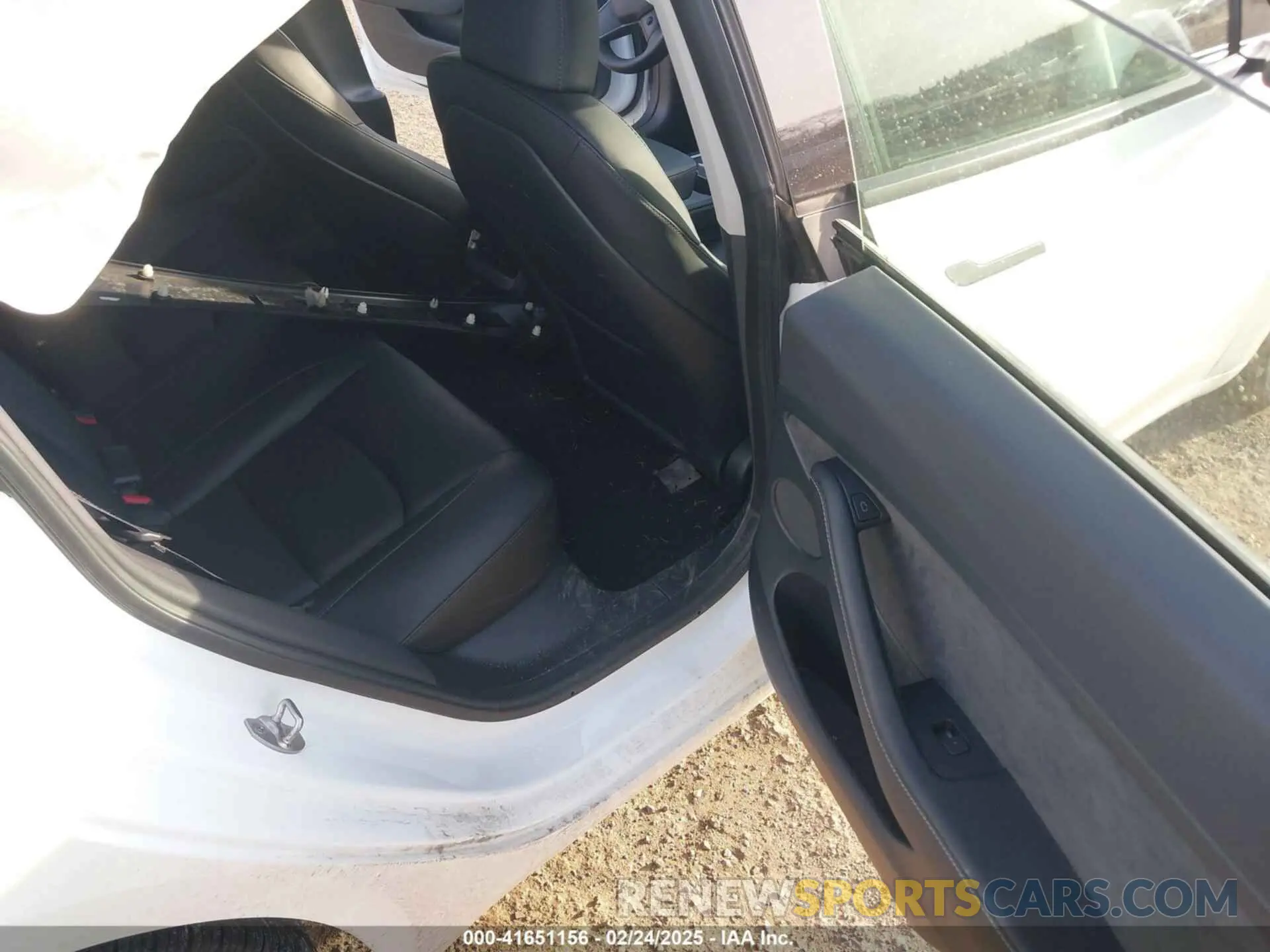 8 Photograph of a damaged car 5YJ3E1EB8PF600291 TESLA MODEL 3 2023