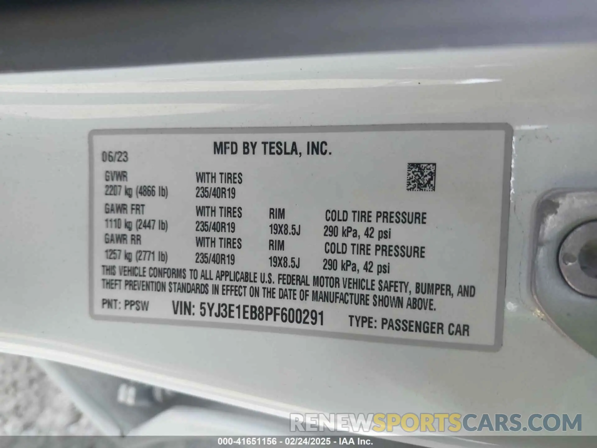 9 Photograph of a damaged car 5YJ3E1EB8PF600291 TESLA MODEL 3 2023