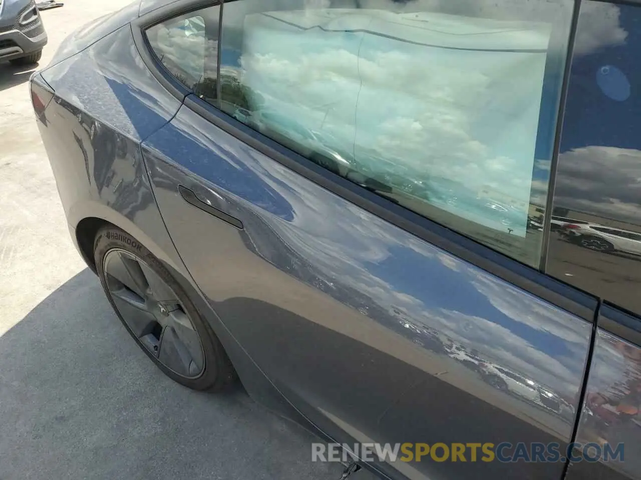10 Photograph of a damaged car 5YJ3E1EB8PF631492 TESLA MODEL 3 2023
