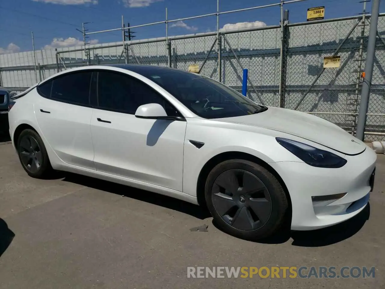 4 Photograph of a damaged car 5YJ3E1EB8PF632948 TESLA MODEL 3 2023
