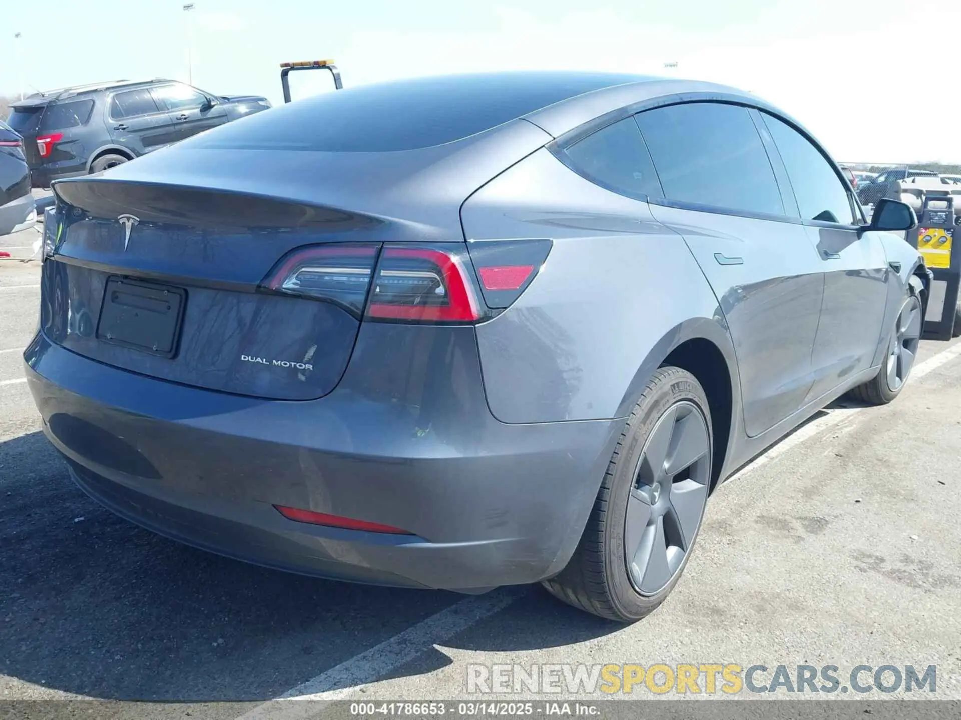 4 Фотография поврежденного автомобиля 5YJ3E1EBXPF391507 TESLA MODEL 3 2023