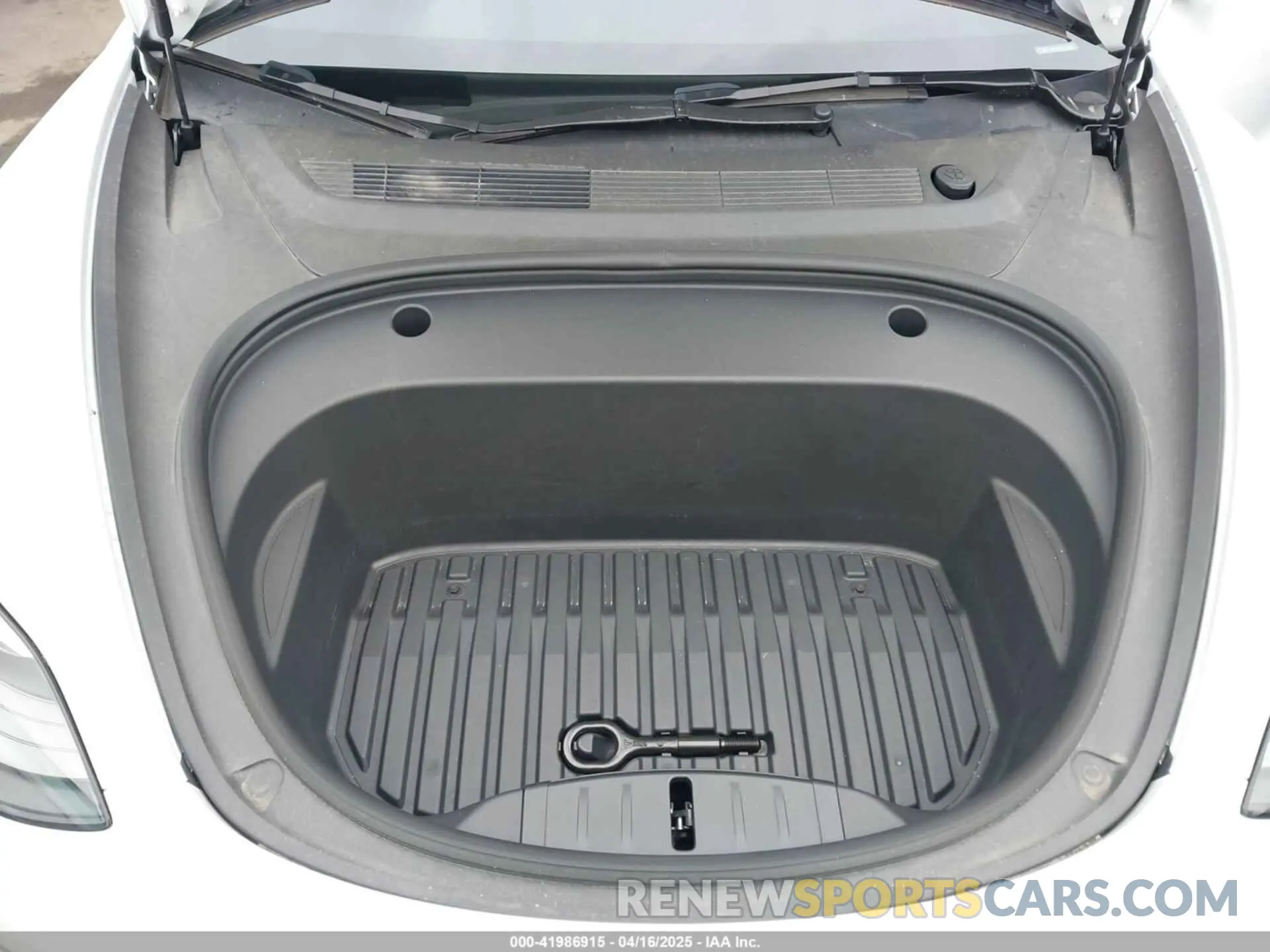 10 Фотография поврежденного автомобиля 5YJ3E1EBXPF712235 TESLA MODEL 3 2023