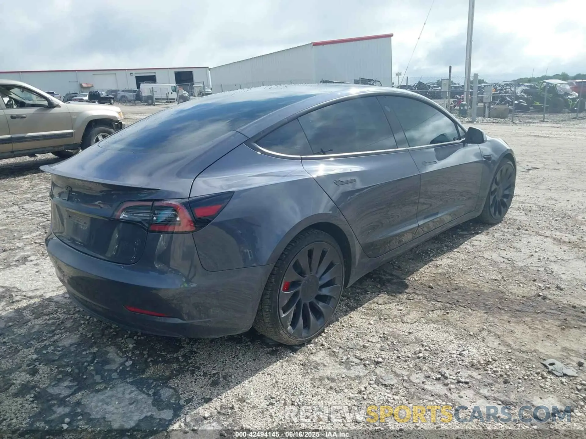 4 Фотография поврежденного автомобиля 5YJ3E1EC0PF399284 TESLA MODEL 3 2023