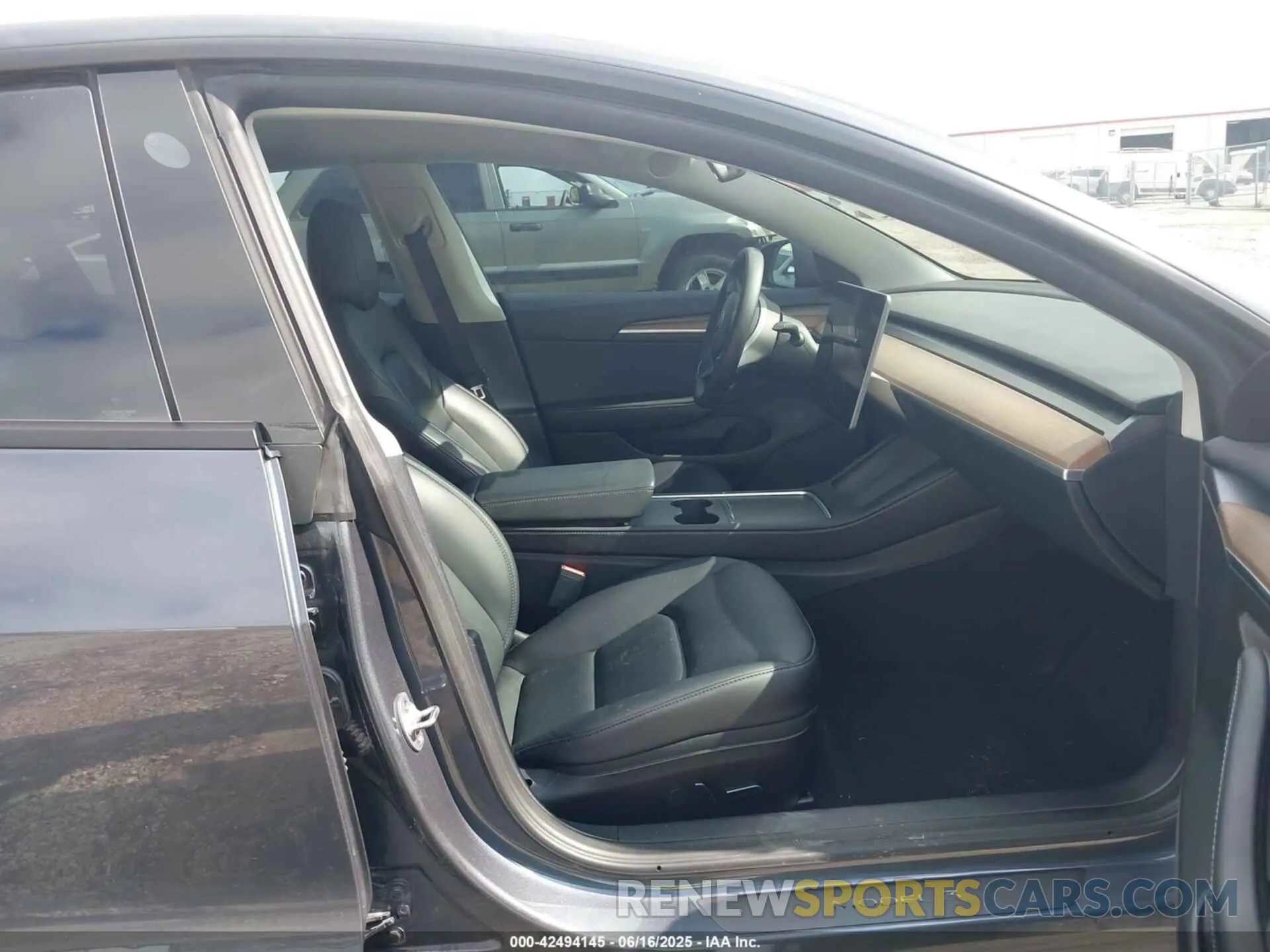 5 Фотография поврежденного автомобиля 5YJ3E1EC0PF399284 TESLA MODEL 3 2023