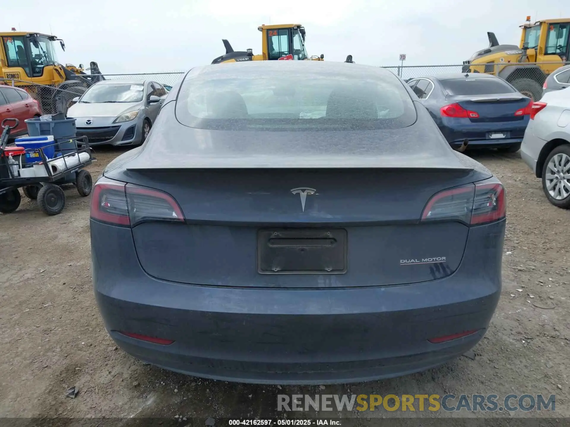 16 Photograph of a damaged car 5YJ3E1EC1PF678145 TESLA MODEL 3 2023
