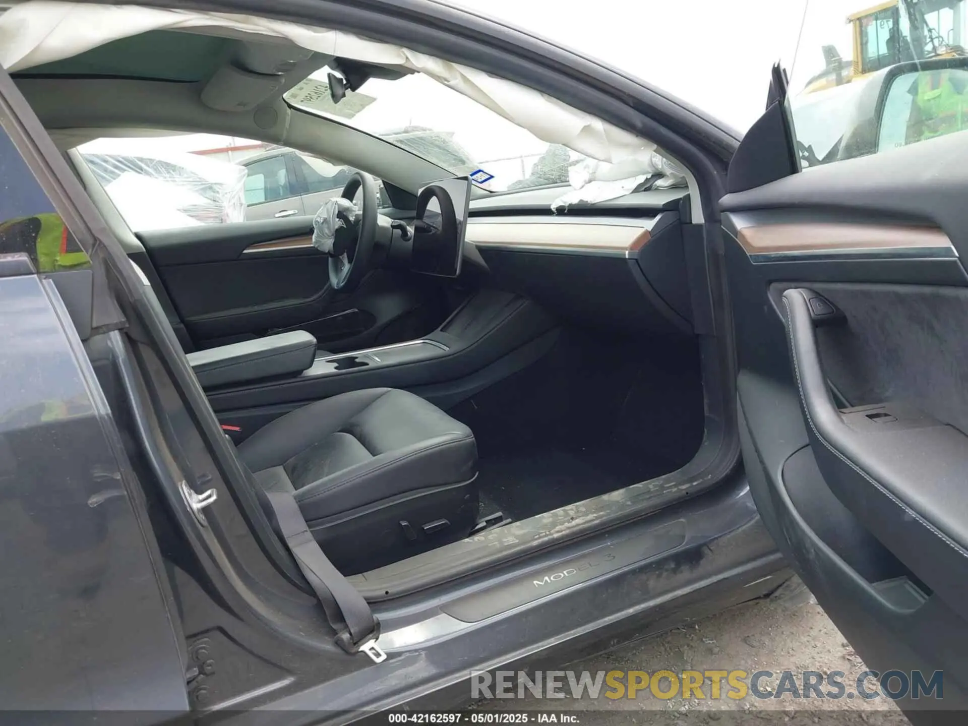5 Photograph of a damaged car 5YJ3E1EC1PF678145 TESLA MODEL 3 2023