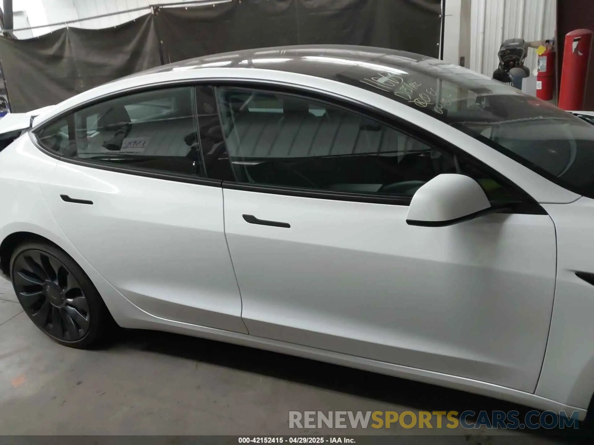 12 Фотография поврежденного автомобиля 5YJ3E1EC2PF497118 TESLA MODEL 3 2023