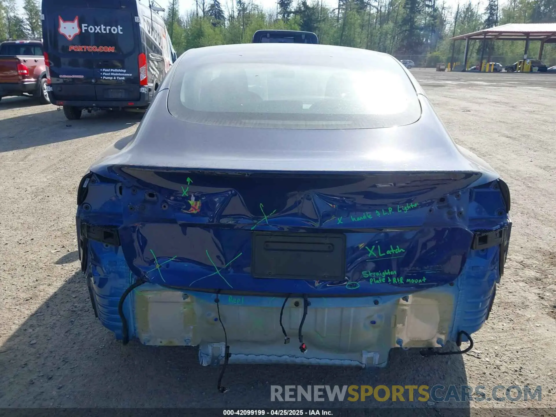 17 Фотография поврежденного автомобиля 5YJ3E1EC2PF679613 TESLA MODEL 3 2023