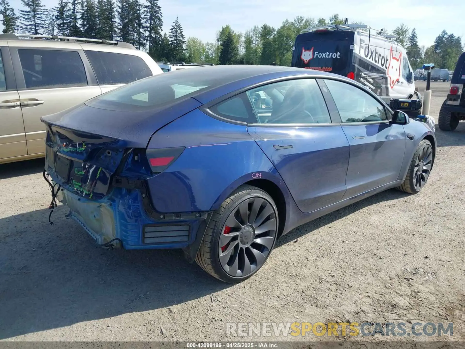 4 Фотография поврежденного автомобиля 5YJ3E1EC2PF679613 TESLA MODEL 3 2023