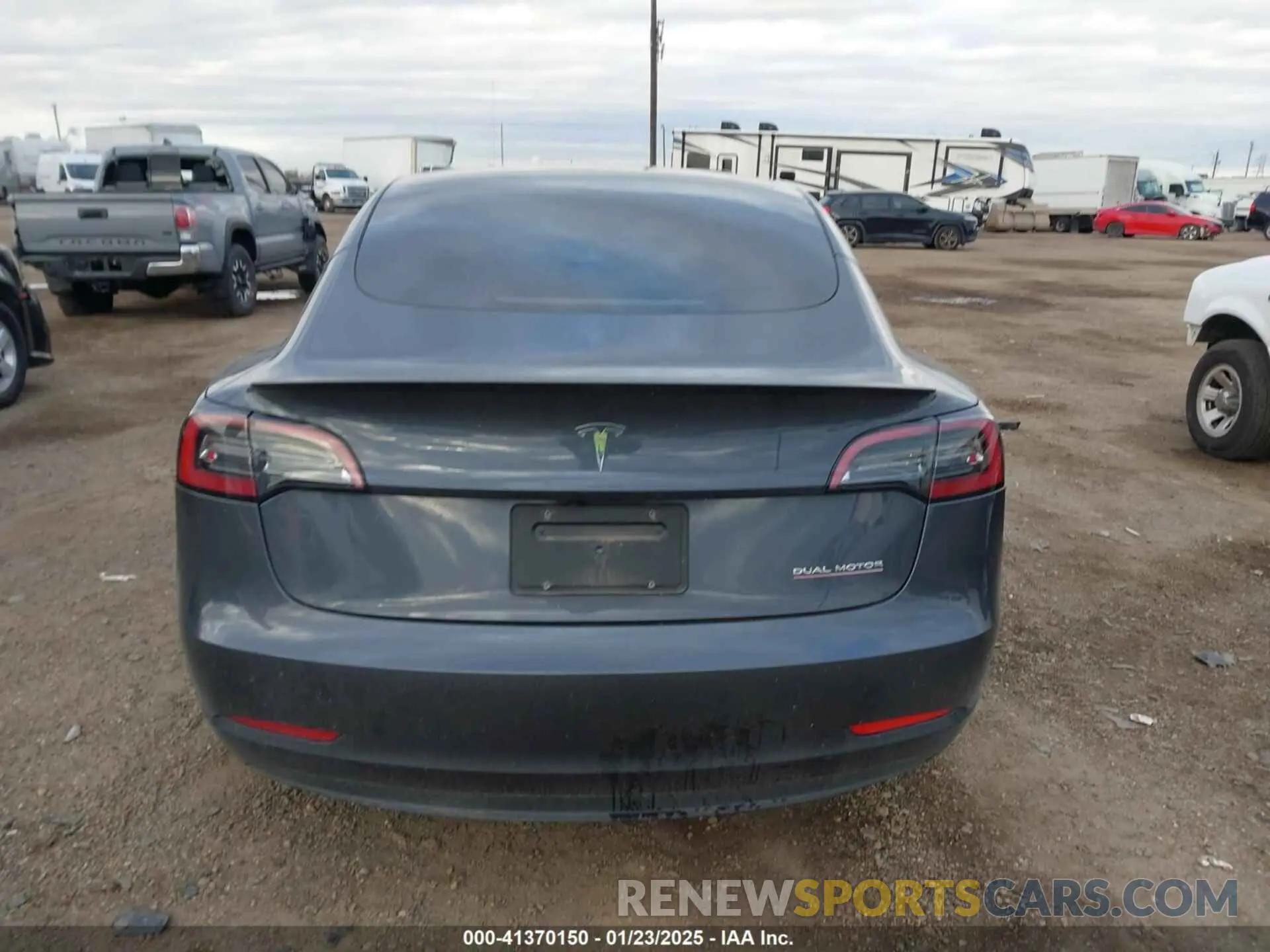 16 Photograph of a damaged car 5YJ3E1EC3PF637385 TESLA MODEL 3 2023
