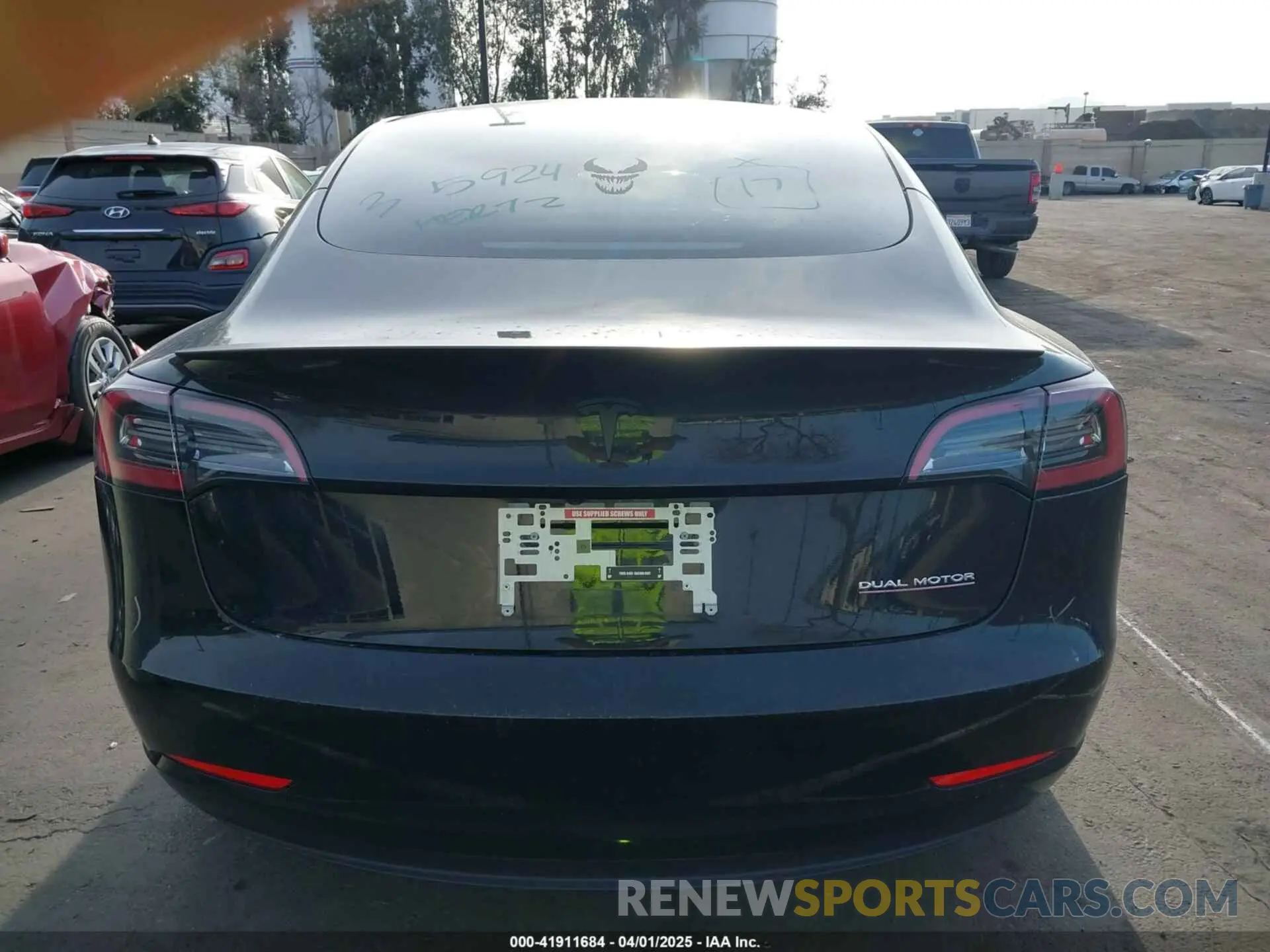 17 Фотография поврежденного автомобиля 5YJ3E1EC3PF716085 TESLA MODEL 3 2023