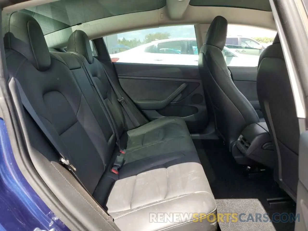10 Photograph of a damaged car 5YJ3E1EC4PF558646 TESLA MODEL 3 2023